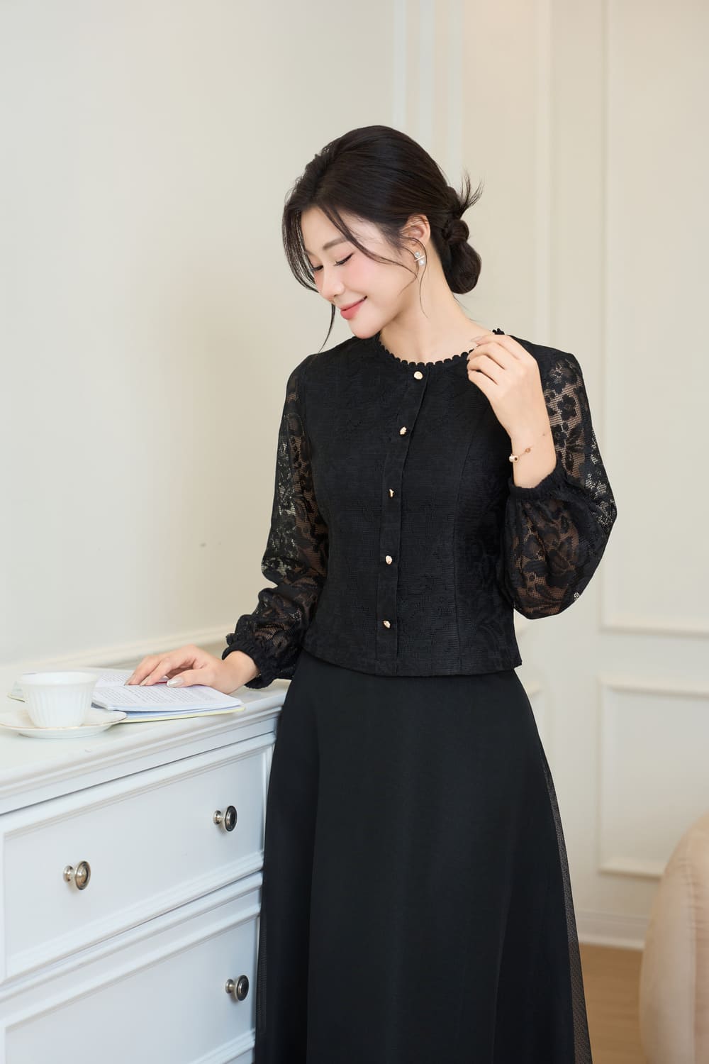 Phong cách Nữ tính & Lãng mạn (Feminine & Romantic)