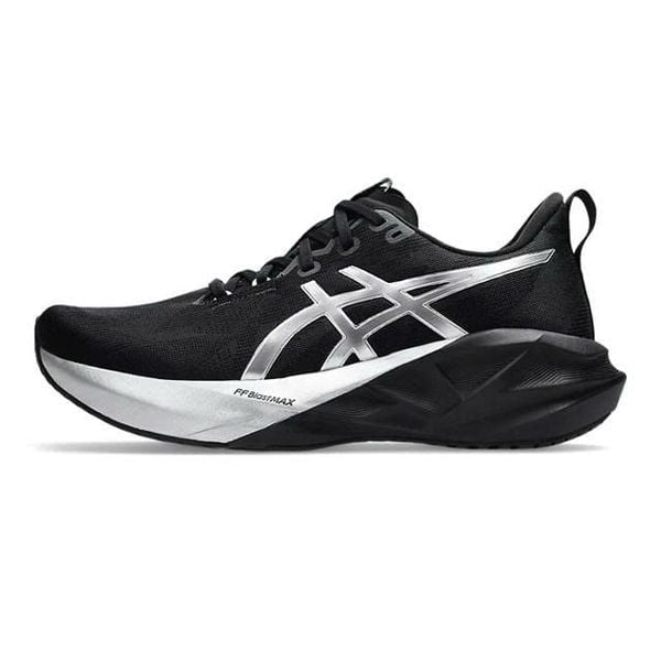 ASICS Novablast 5 có form rộng rãi