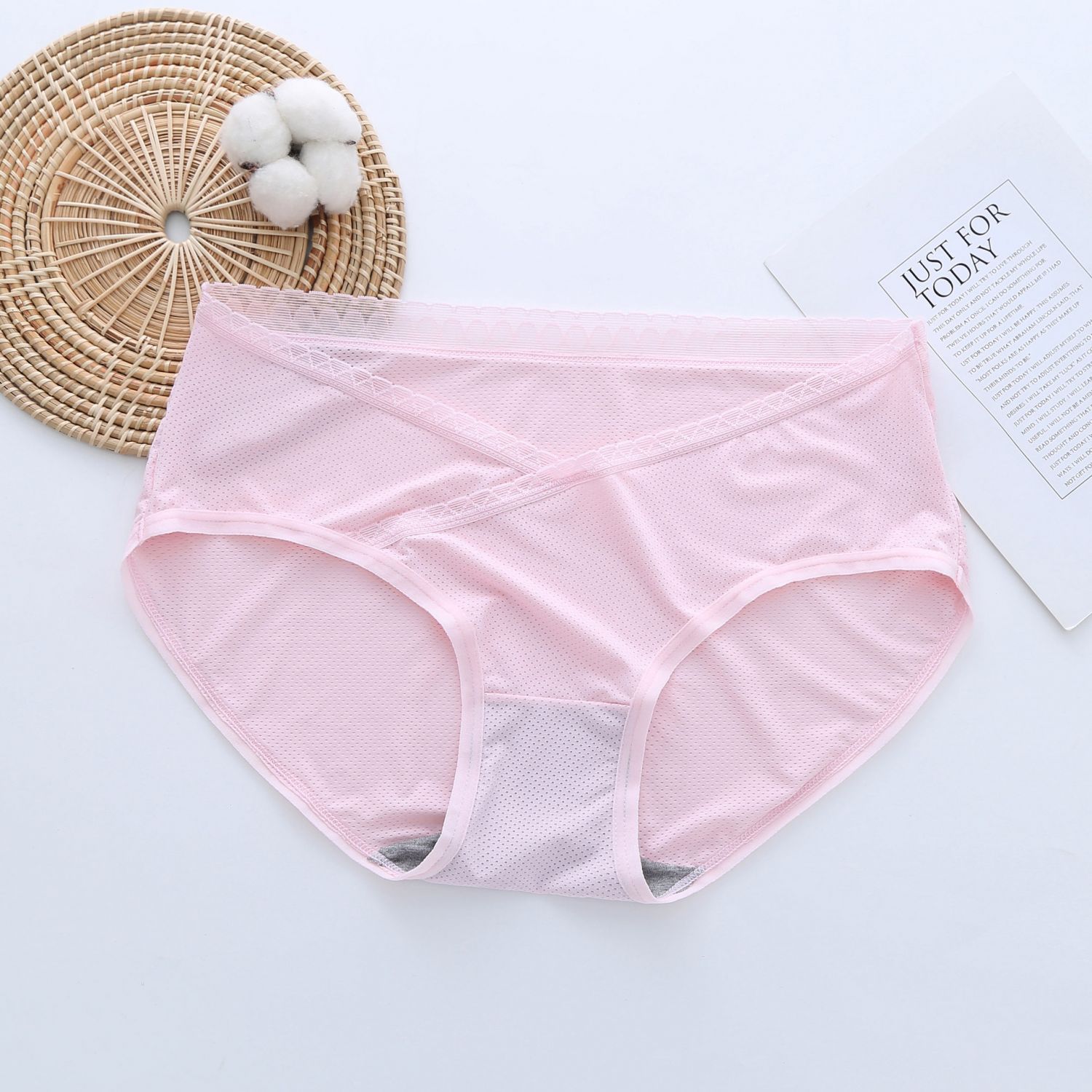 Set 3 Quần lót bầu Vic cạp chéo kháng khuẩn 3 lớp carbon hoạt tính (Màu ngẫu nhiên)