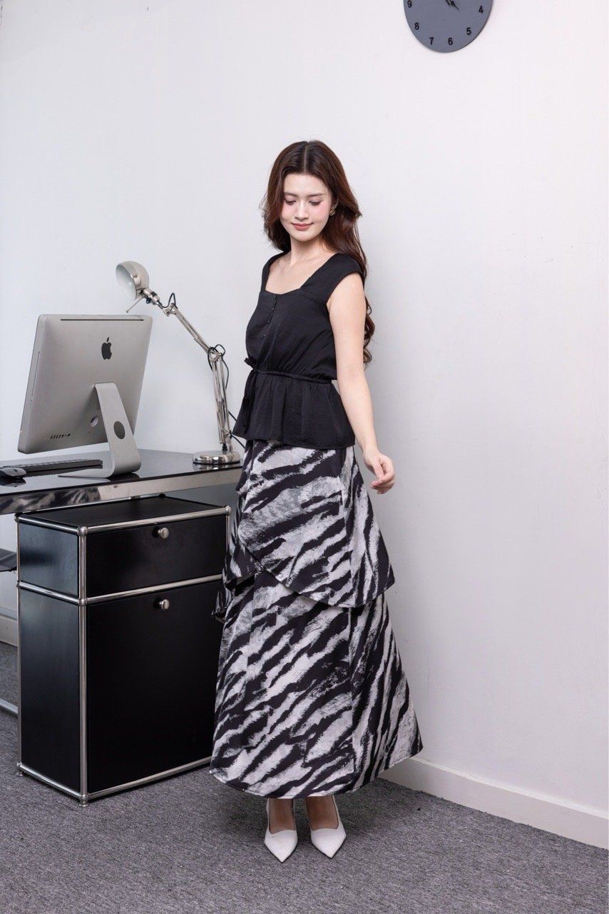 Chân váy đắp chéo 3 tầng