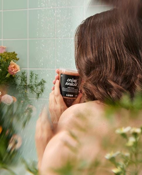 Tẩy tế bào chết có kiểm soát cho vùng lưng dễ bị mụn