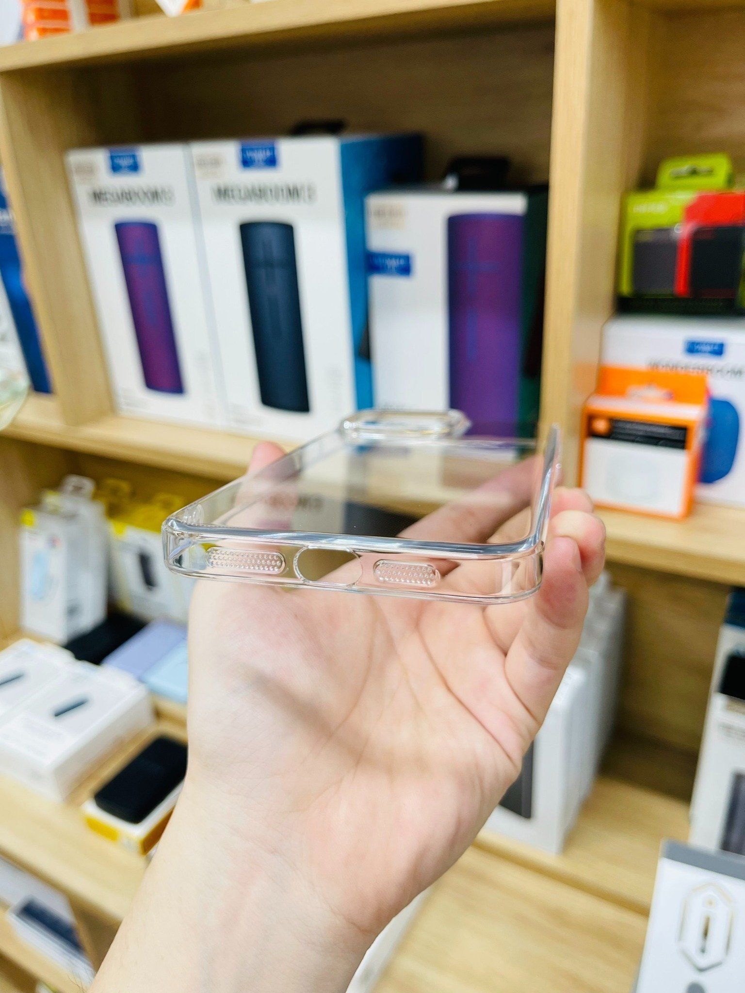 Ốp 12 Promax Memumi Slim (Không ố vàng)