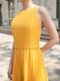 Đầm vàng cổ yếm