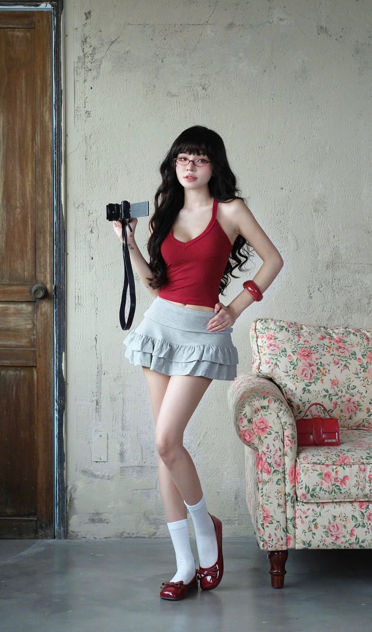 Set áo croptop hai dây cổ v mix chân váy xếp li siêu hot - T592 (EO S<68, M<72CM)