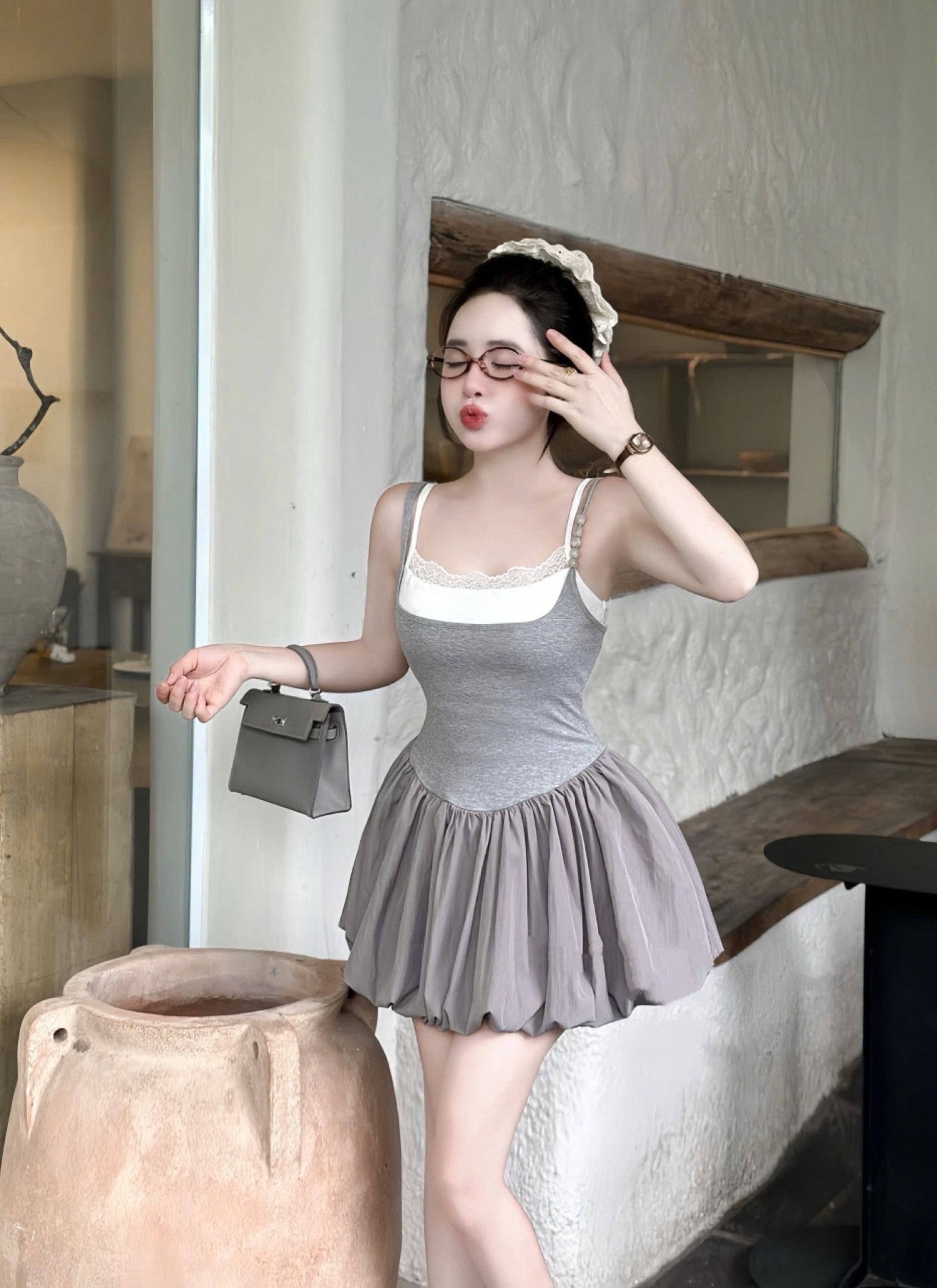 Set váy 2 dây xỏ ngọc mix áo 2 dây trắng viền ren bồng bí tôn dáng - XÁM - T624 (EO S<68, M<72CM)