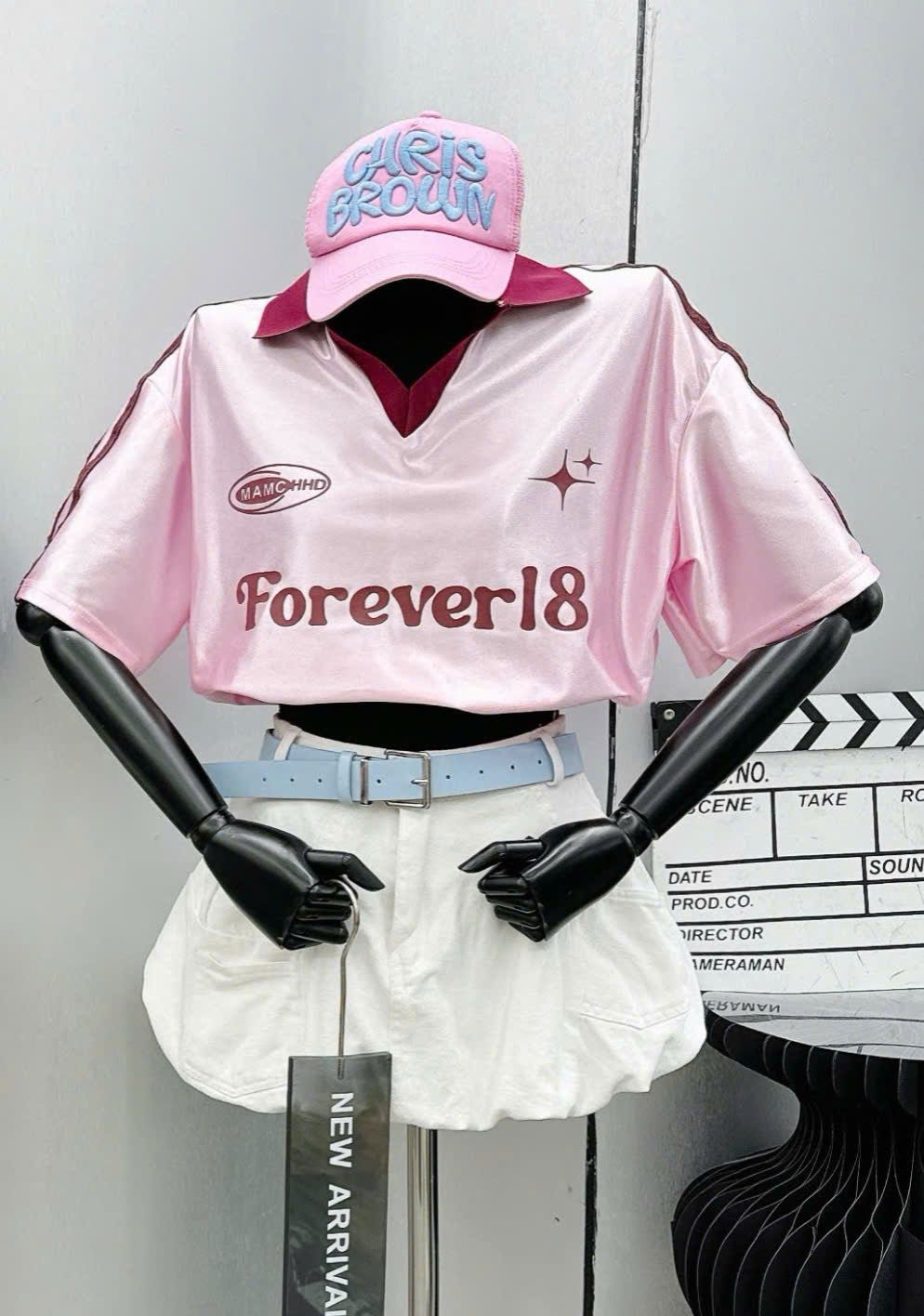 Áo polo in chữ FOREVER 18 phối sọc vai dây rút eo croptop - HỒNG - T659