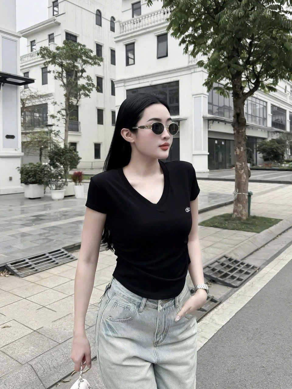 Áo thun cổ tim nhún eo ALO siêu hot - ĐEN - T670