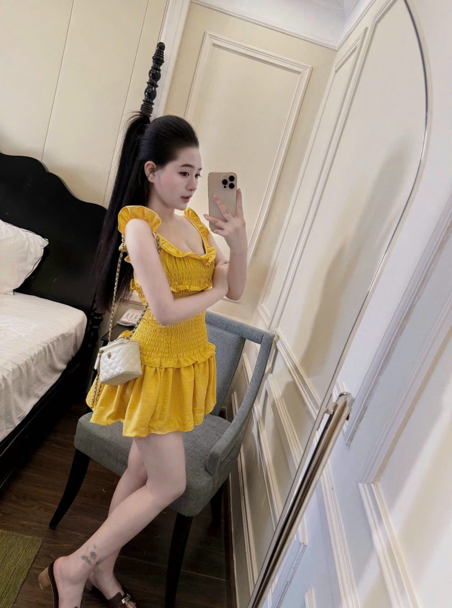 Váy xòe dáng ngắn bo nhún siêu hot - VÀNG - Q48