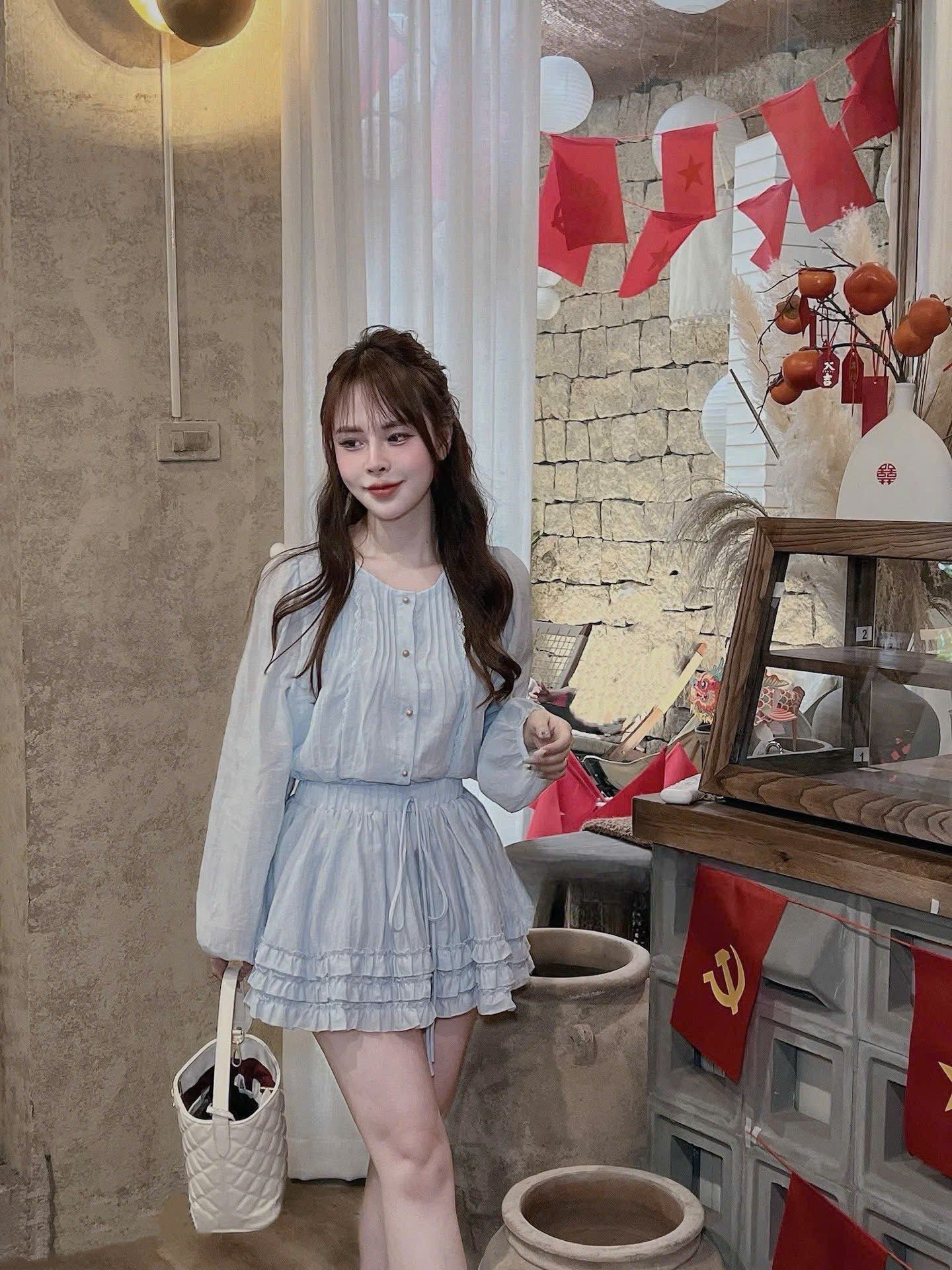 Set áo xếp li viền ren ngực mix chân váy bèo tầng - Q80