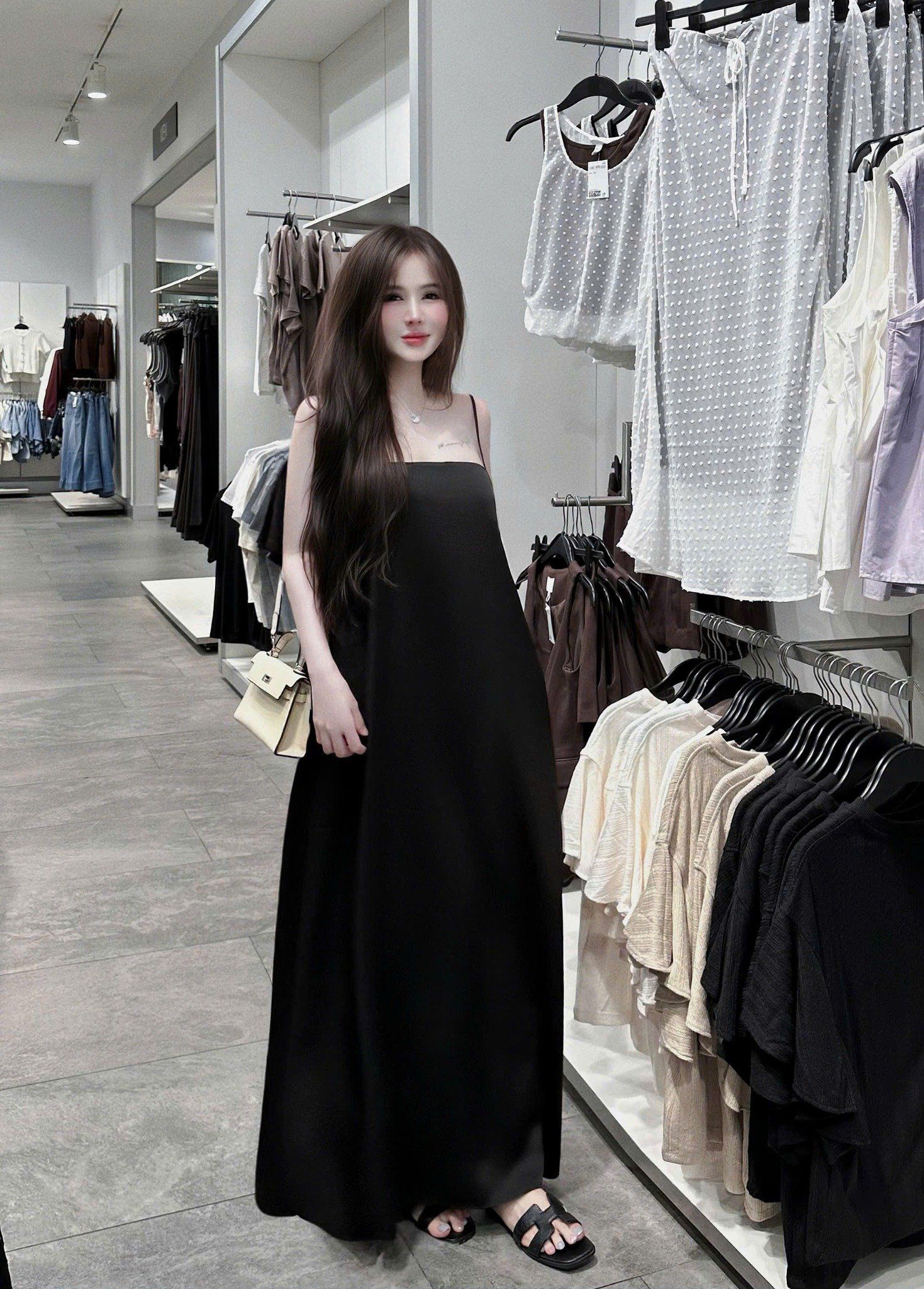 Đầm lụa 2 dây dáng dài chất dày dặn siêu mướt - ĐEN - Q182