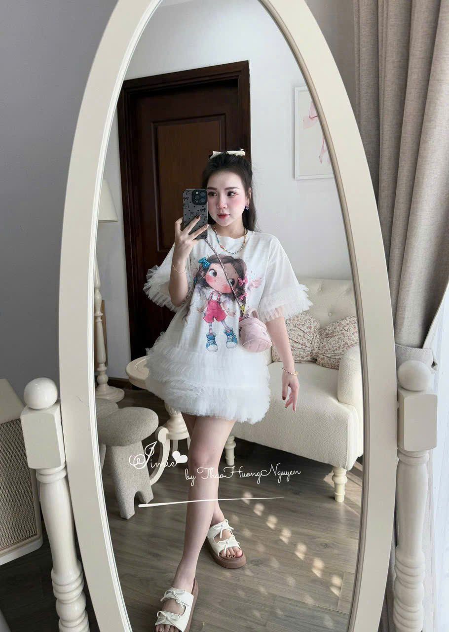 Set áo phông form rộng họa tiết cô gái đính cườm phối ren mix chân váy - Q190