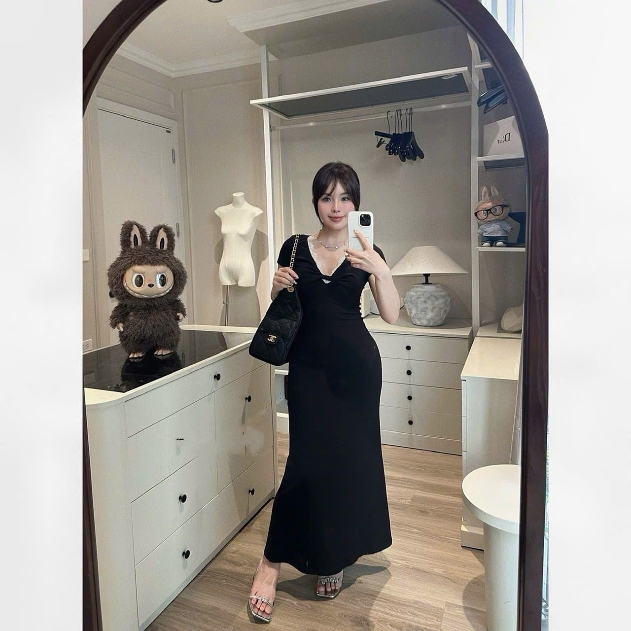 Váy ôm body dáng dài cổ xoắn pha viền ren - ĐEN - Q198
