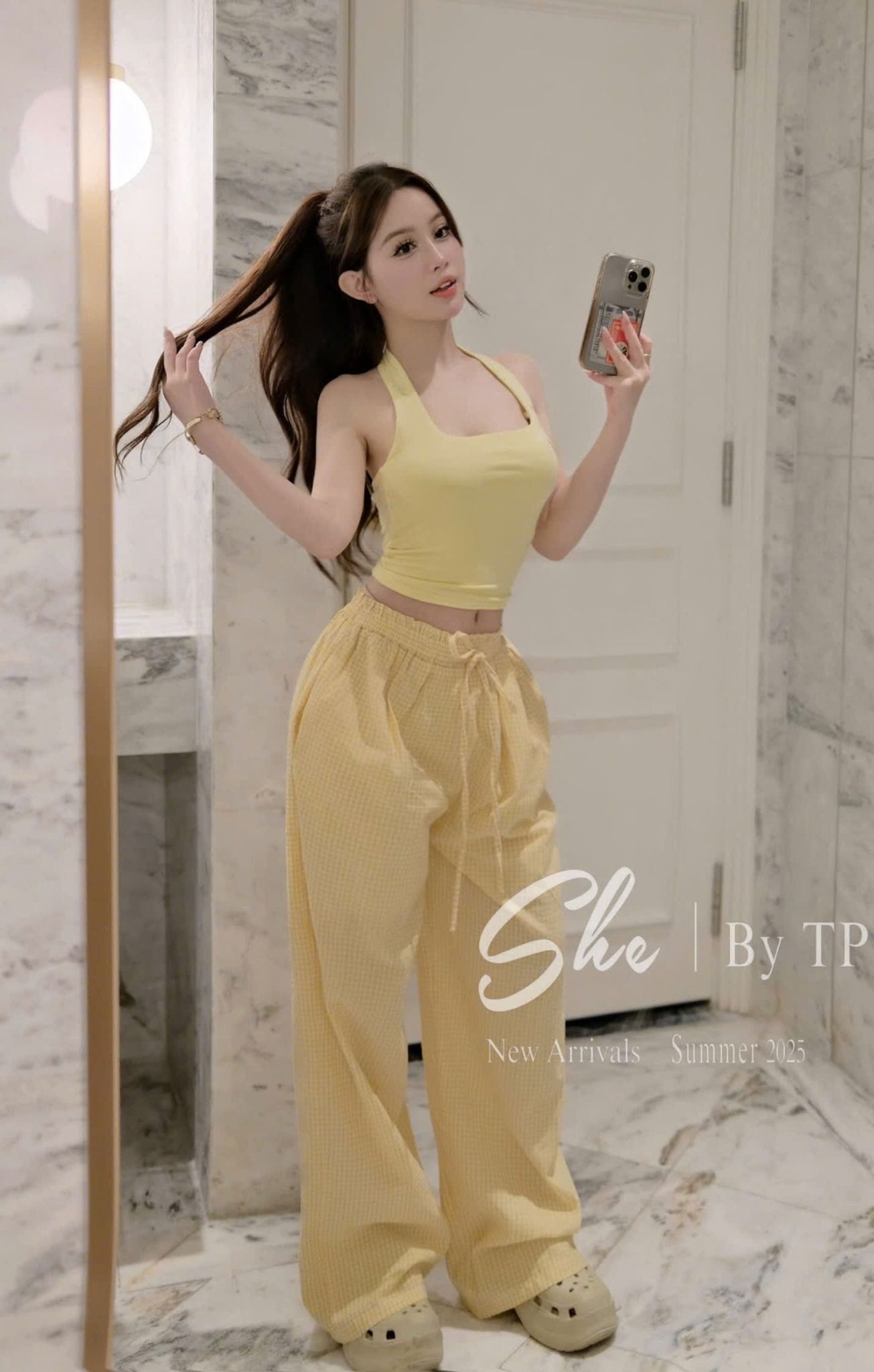 Set áo cổ yếm mix quần suông dáng dài kẻ cột dây - VÀNG - Q228