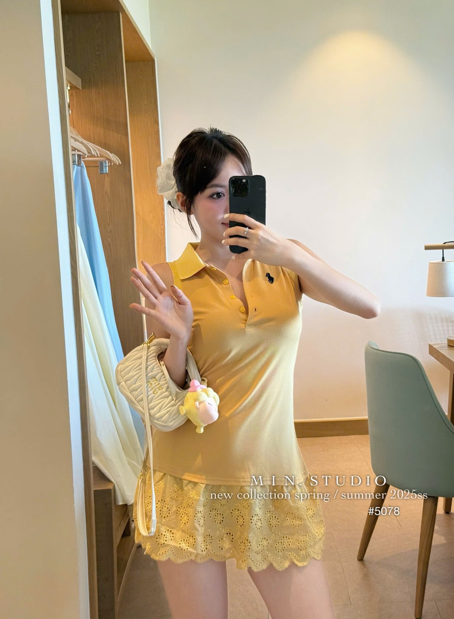 Đầm cổ polo sát nách thêu ngựa chân xòe pha ren siêu hot - VÀNG - Q289