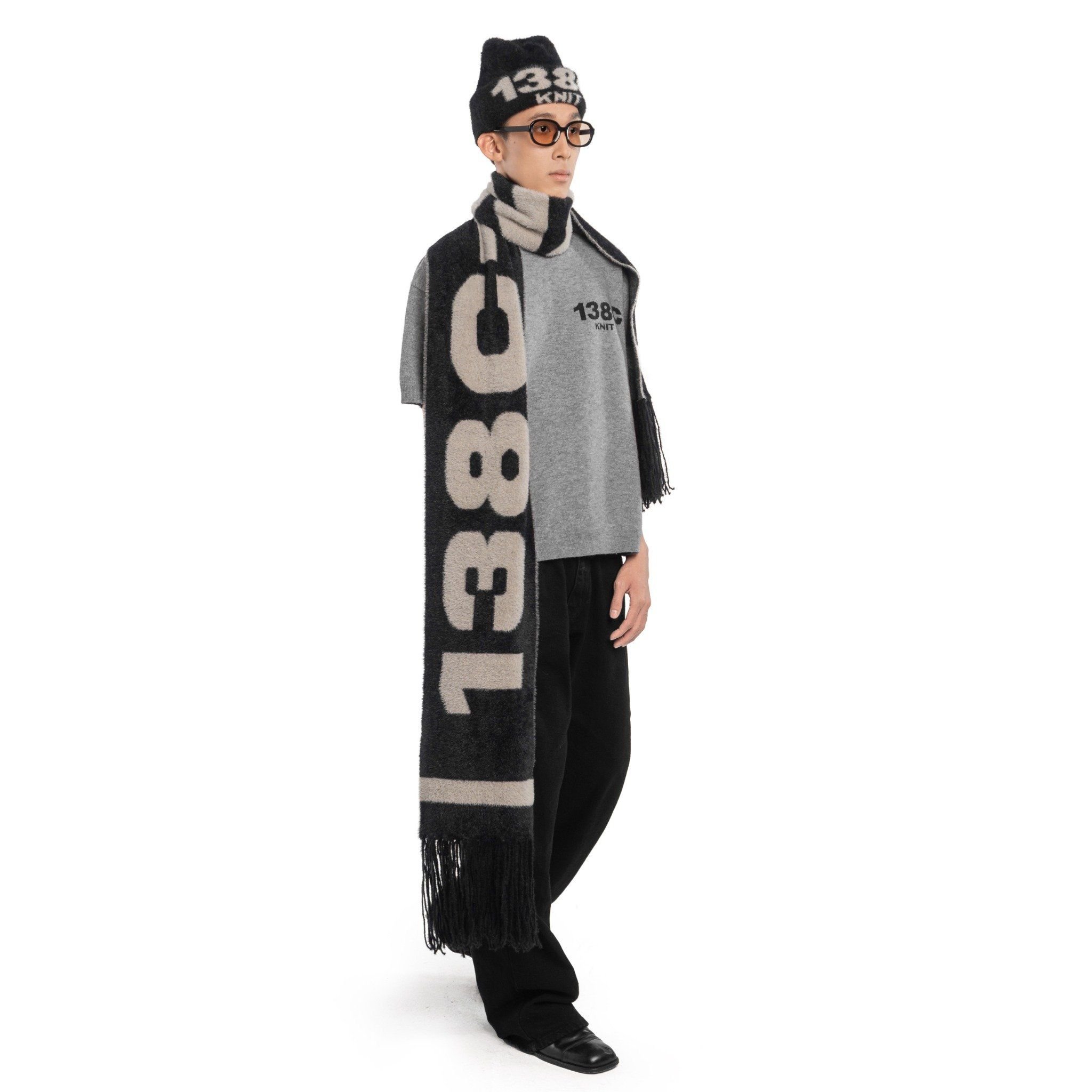 APOCALYPSE LOVE KNIT FUZZY SCARF