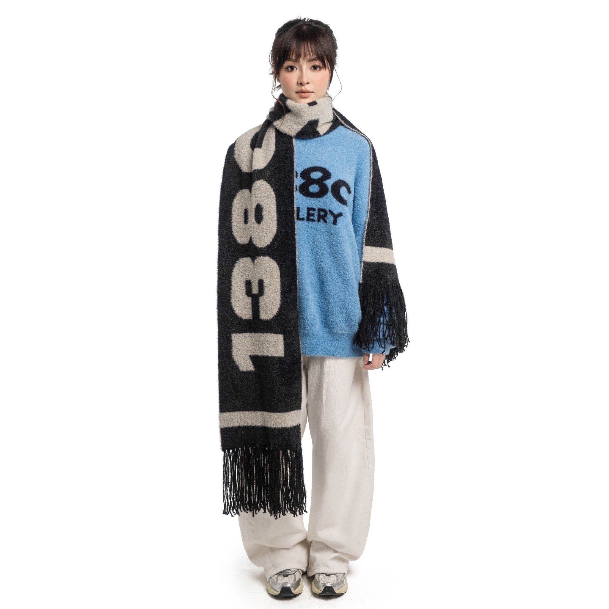 APOCALYPSE LOVE KNIT FUZZY SCARF