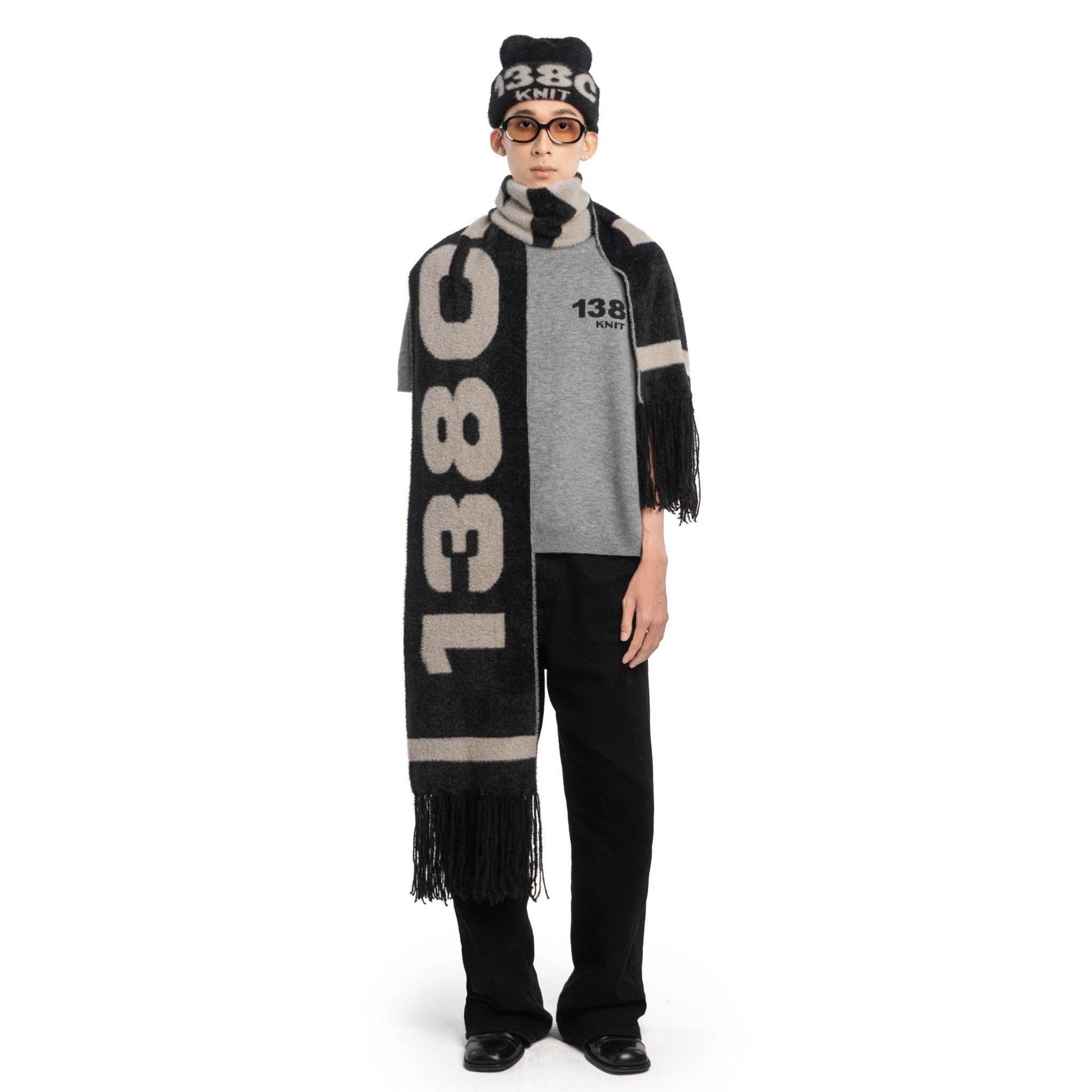 APOCALYPSE LOVE KNIT FUZZY SCARF