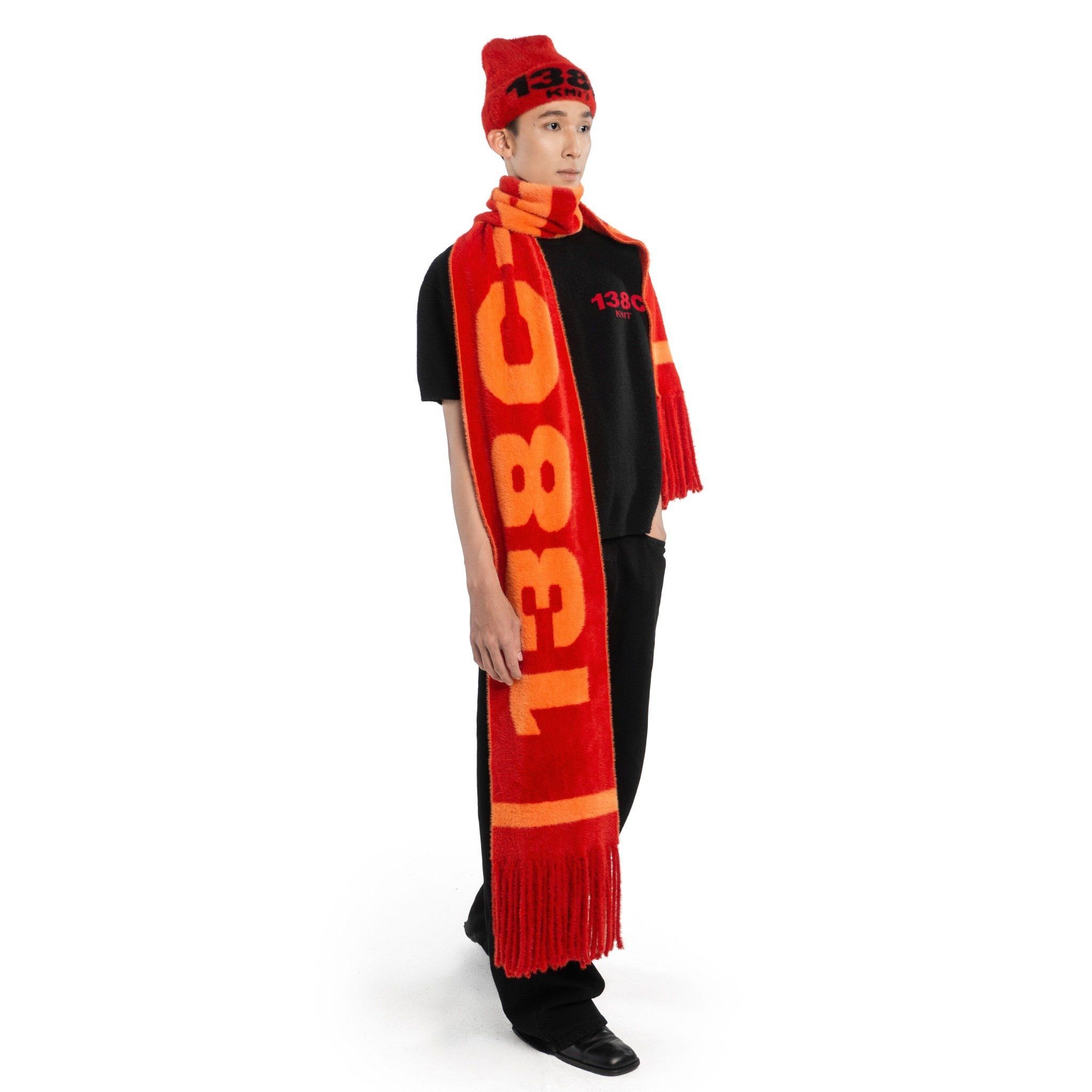 BURNING LOVE KNIT FUZZY SCARF