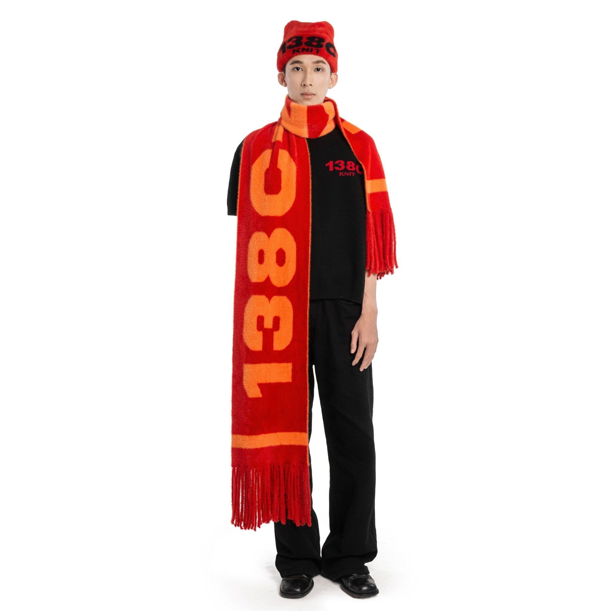 BURNING LOVE KNIT FUZZY SCARF