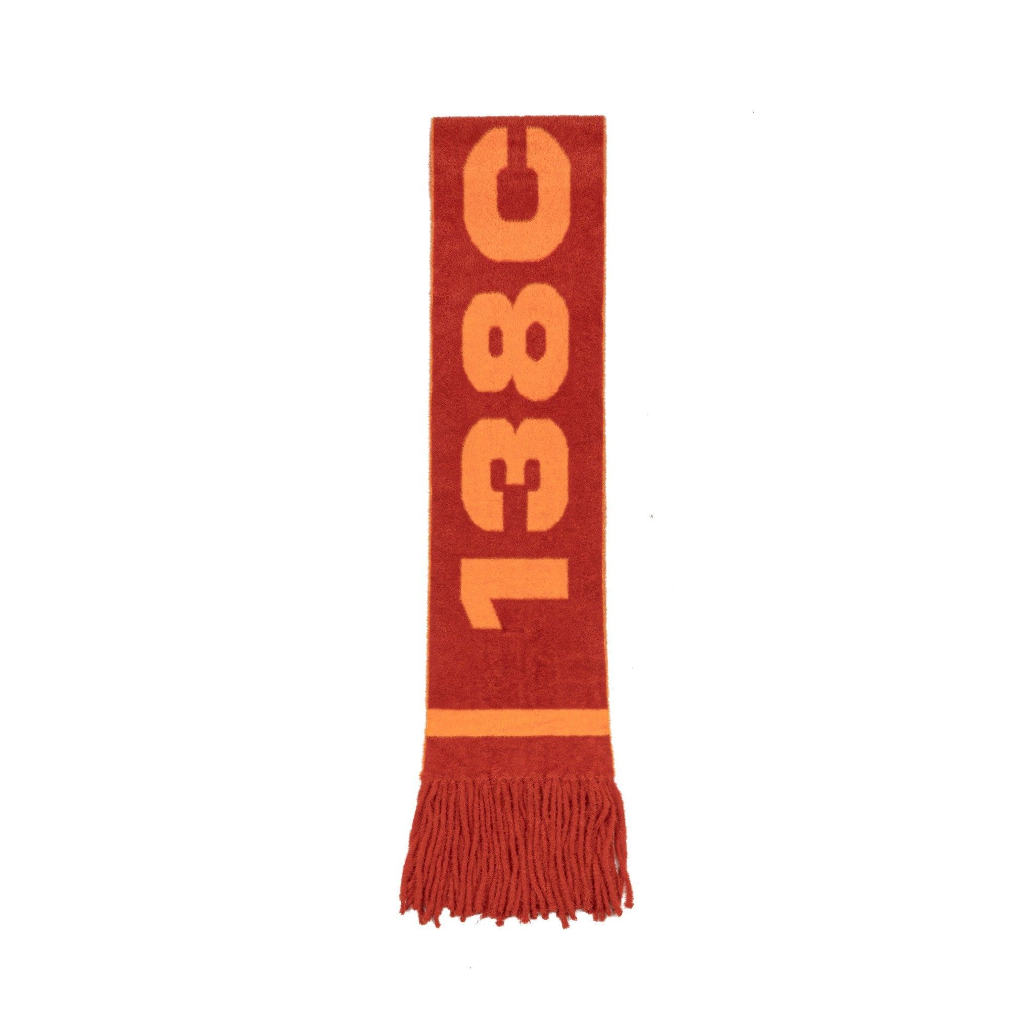 BURNING LOVE KNIT FUZZY SCARF