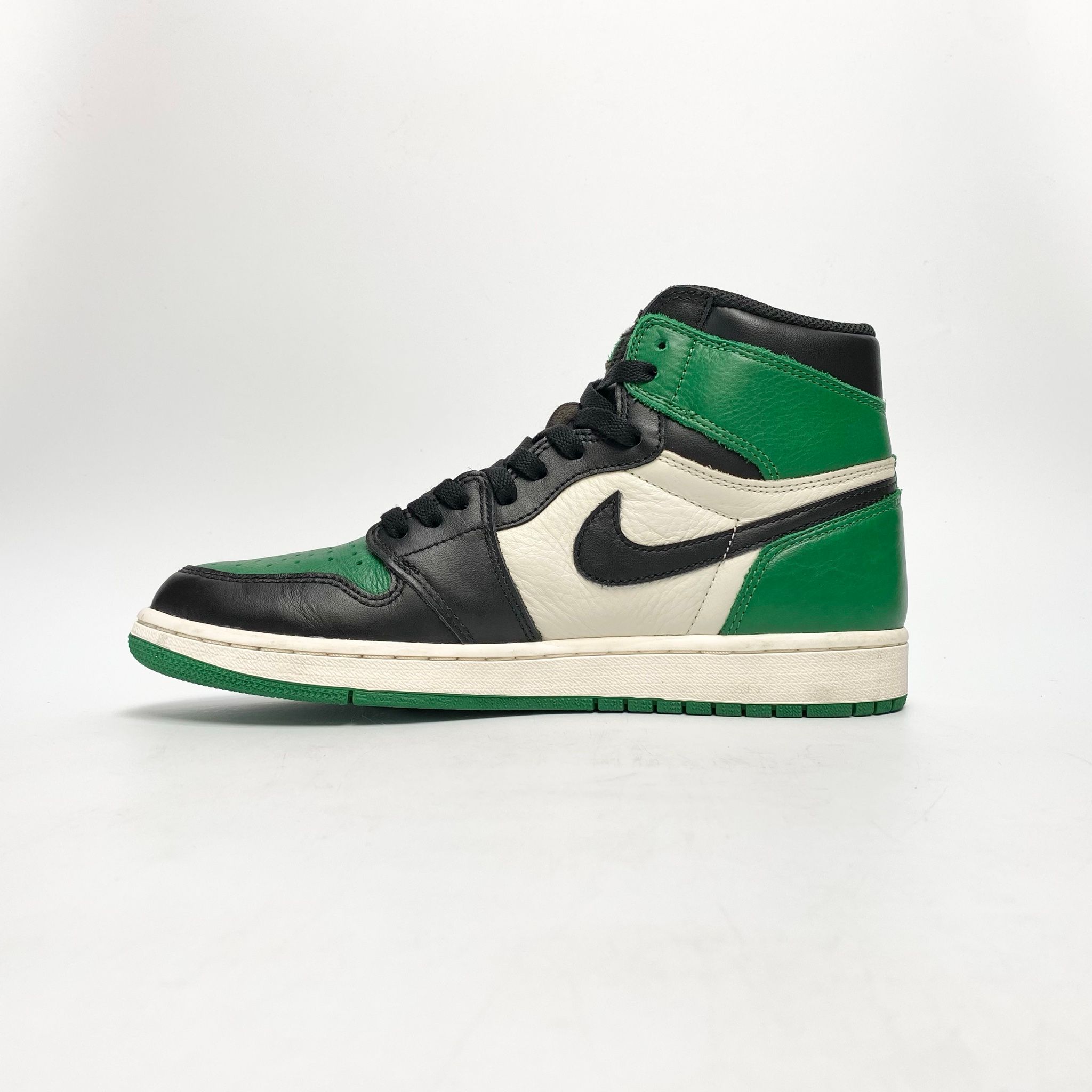 NIKE AIR JORDAN 1 RETRO HIGH OG PINE GREEN 555088-302