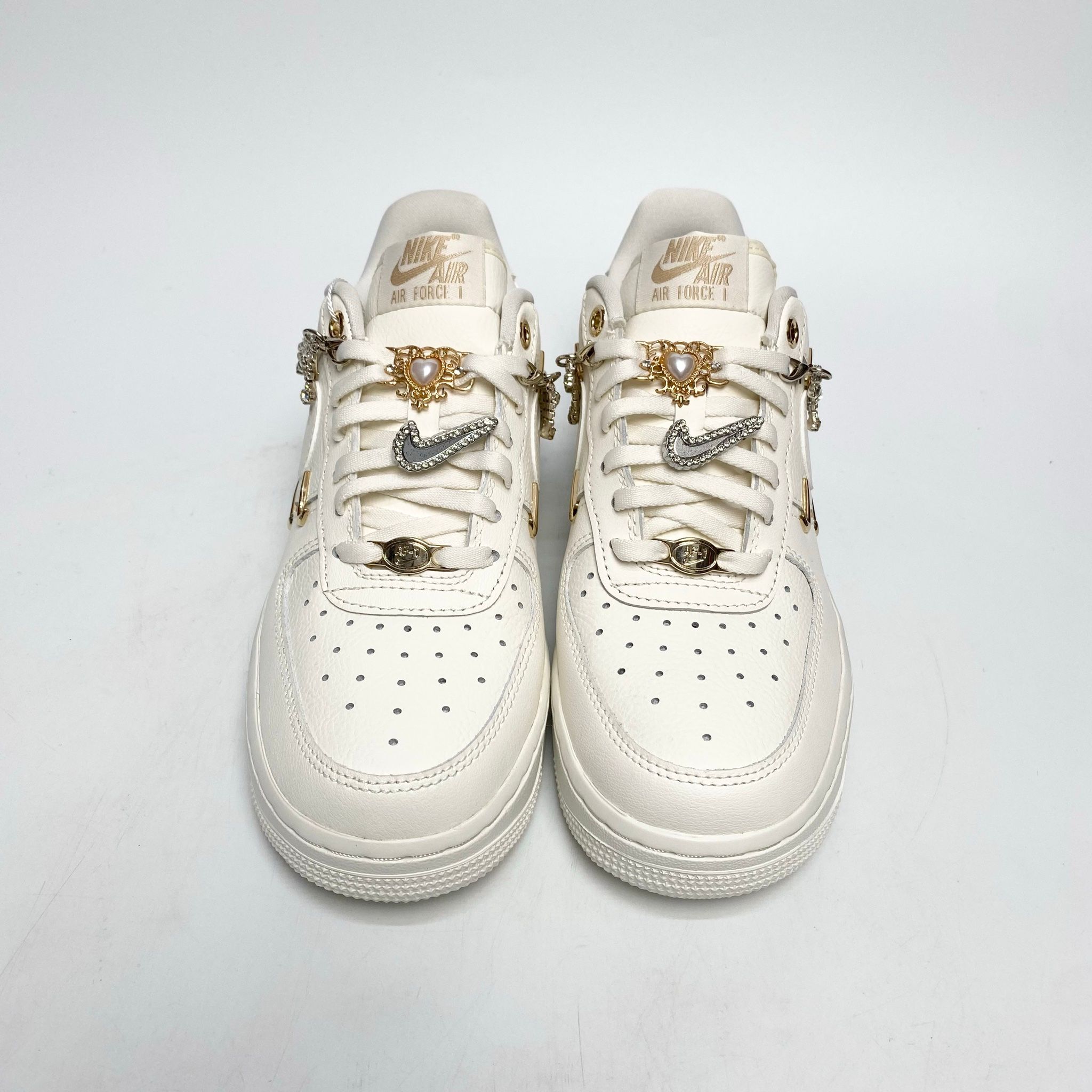NIKE AIR FORCE 1 LOW WHITE MINI GOLD SWOOSHES FV3654-111