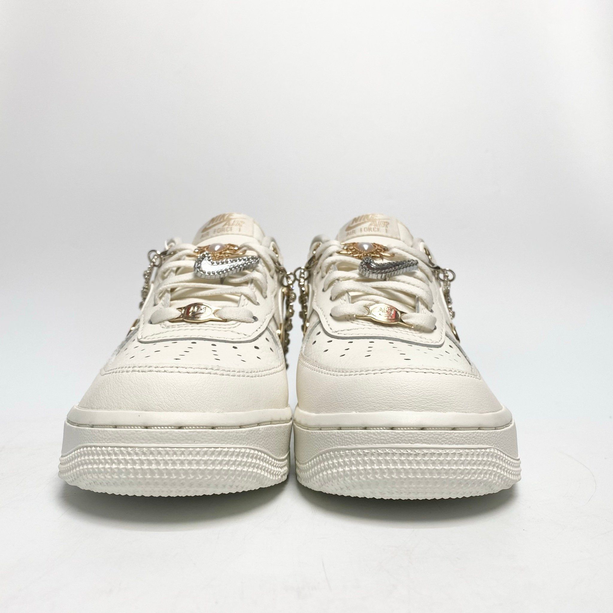 NIKE AIR FORCE 1 LOW WHITE MINI GOLD SWOOSHES FV3654-111