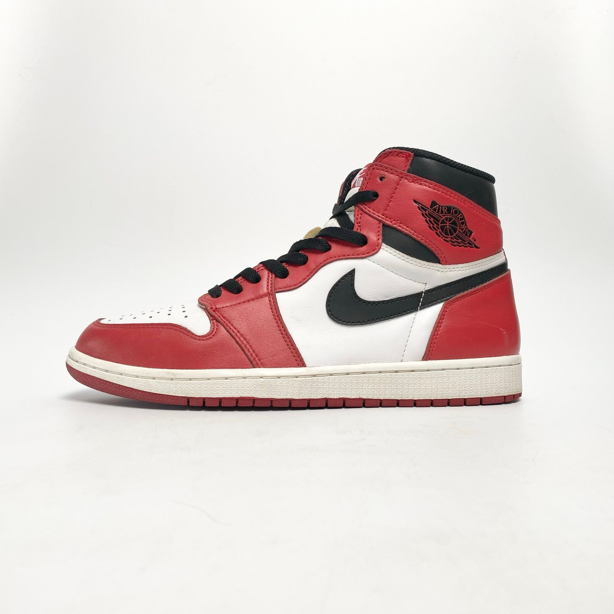NIKE AIR JORDAN 1 RETRO HIGH OG CHICAGO 2015 555088-101