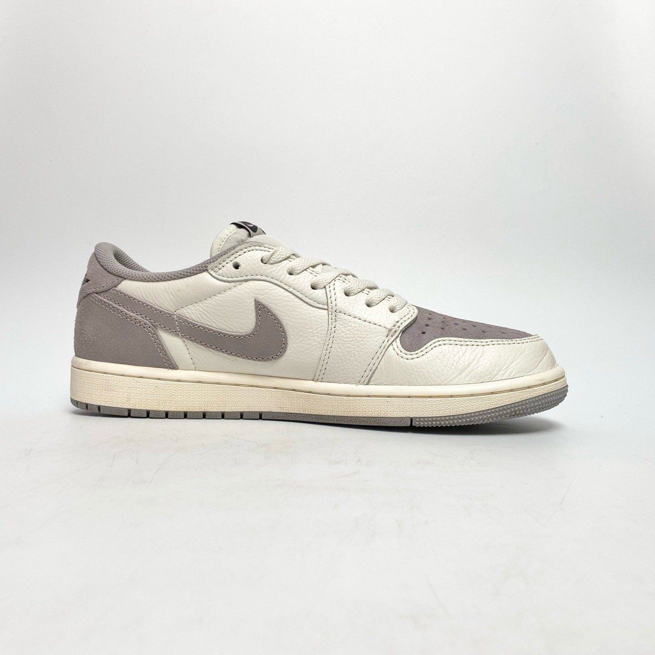 NIKE AIR JORDAN 1 RETRO ATMOSPHERE GREY CZ0790-101