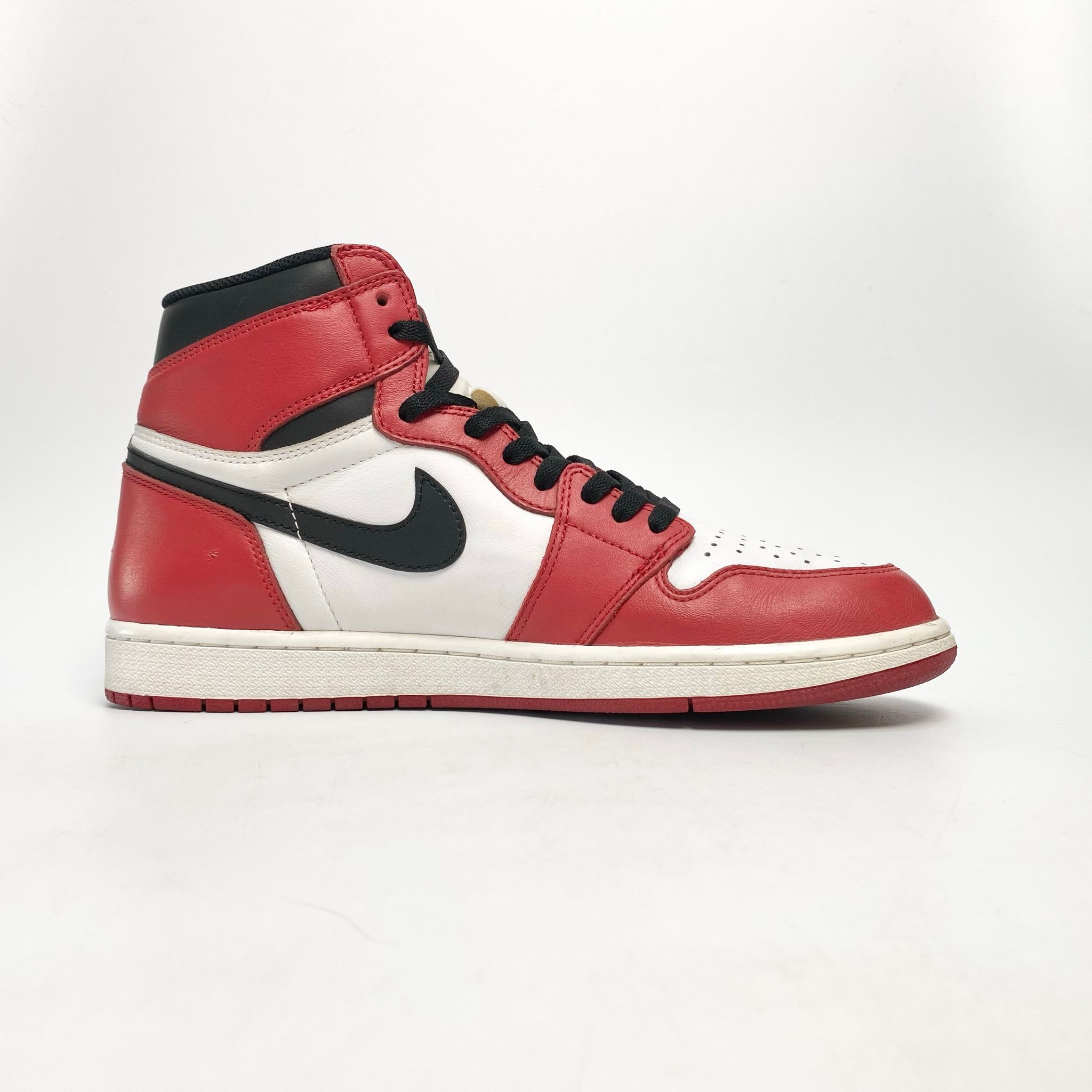 NIKE AIR JORDAN 1 RETRO HIGH OG CHICAGO 2015 555088-101
