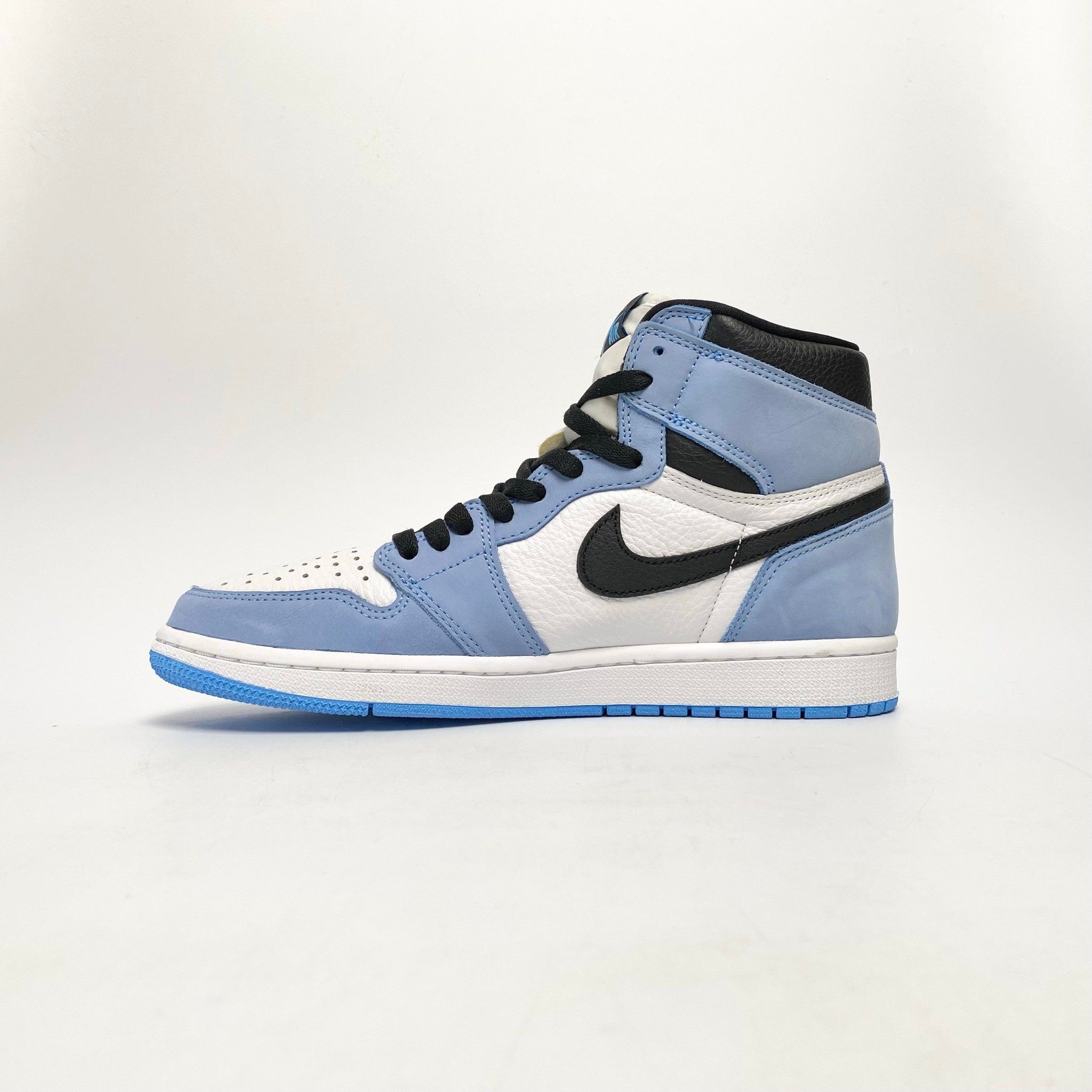 NIKE AIR JORDAN 1 RETRO HIGH OG UNIVERSITY BLUE 555088-134
