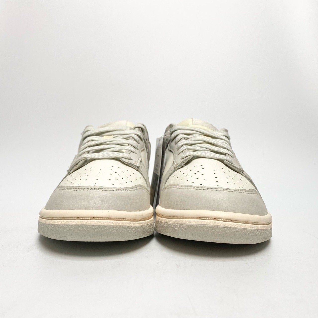 NIKE WMNS DUNK LOW LIGHT BONE DD1503-107