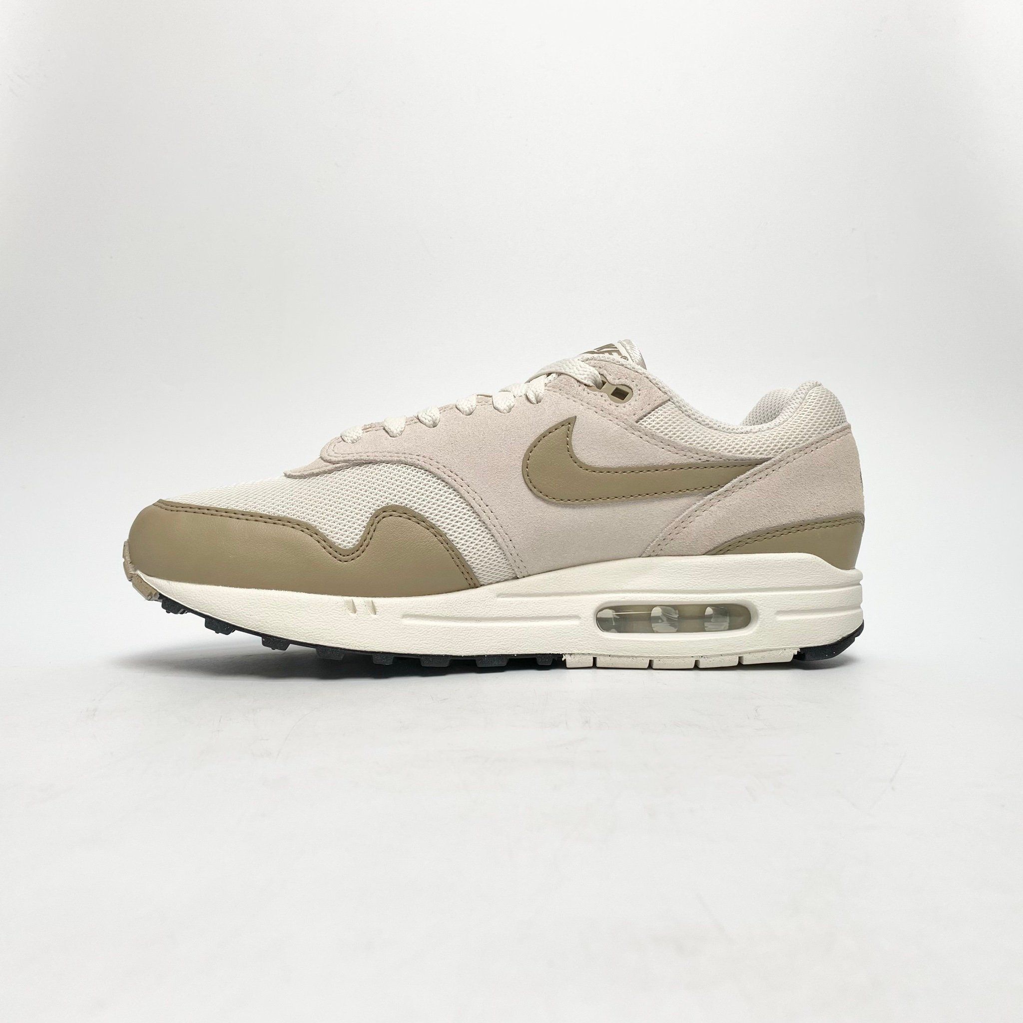 NIKE AIR MAX 1 ESSENTIAL FZ5808 001