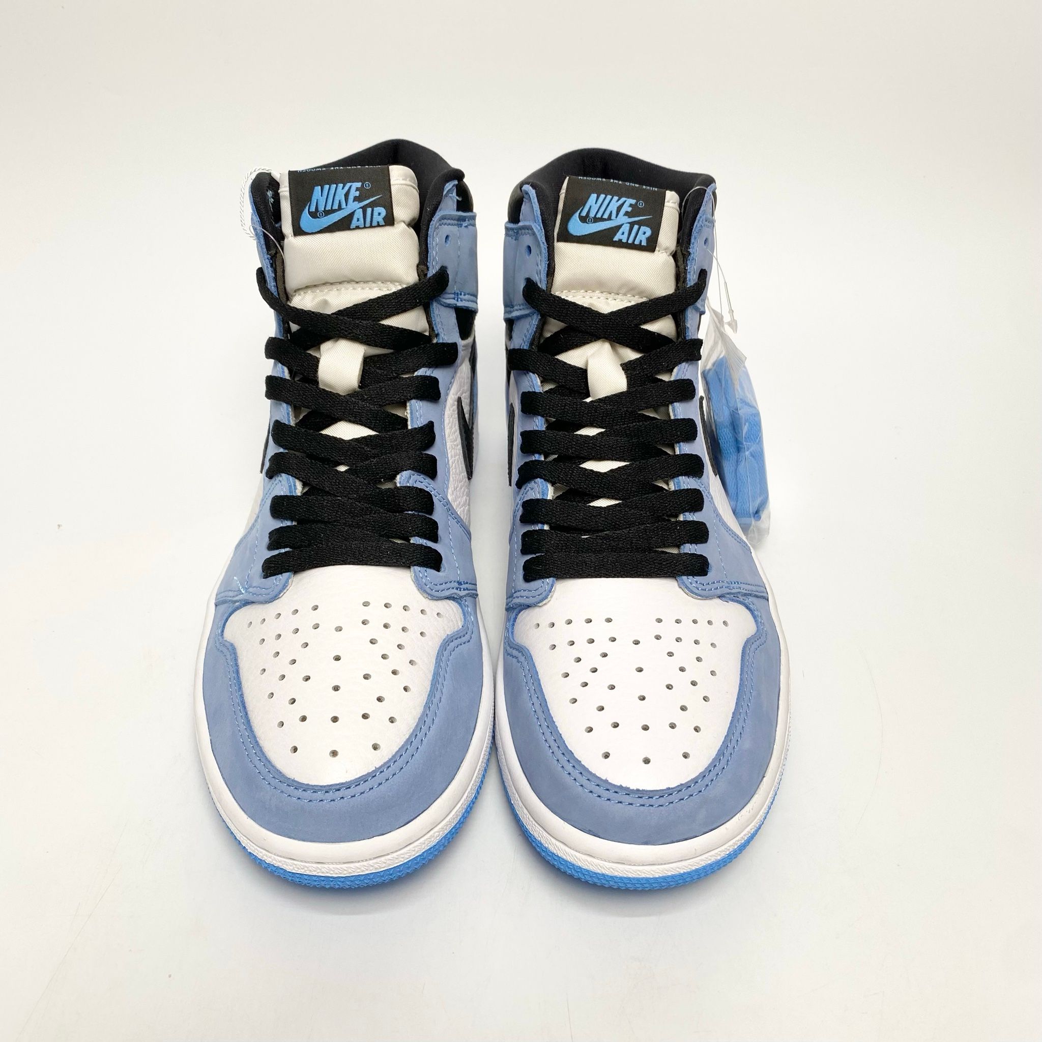 NIKE AIR JORDAN 1 RETRO HIGH OG UNIVERSITY BLUE 555088-134