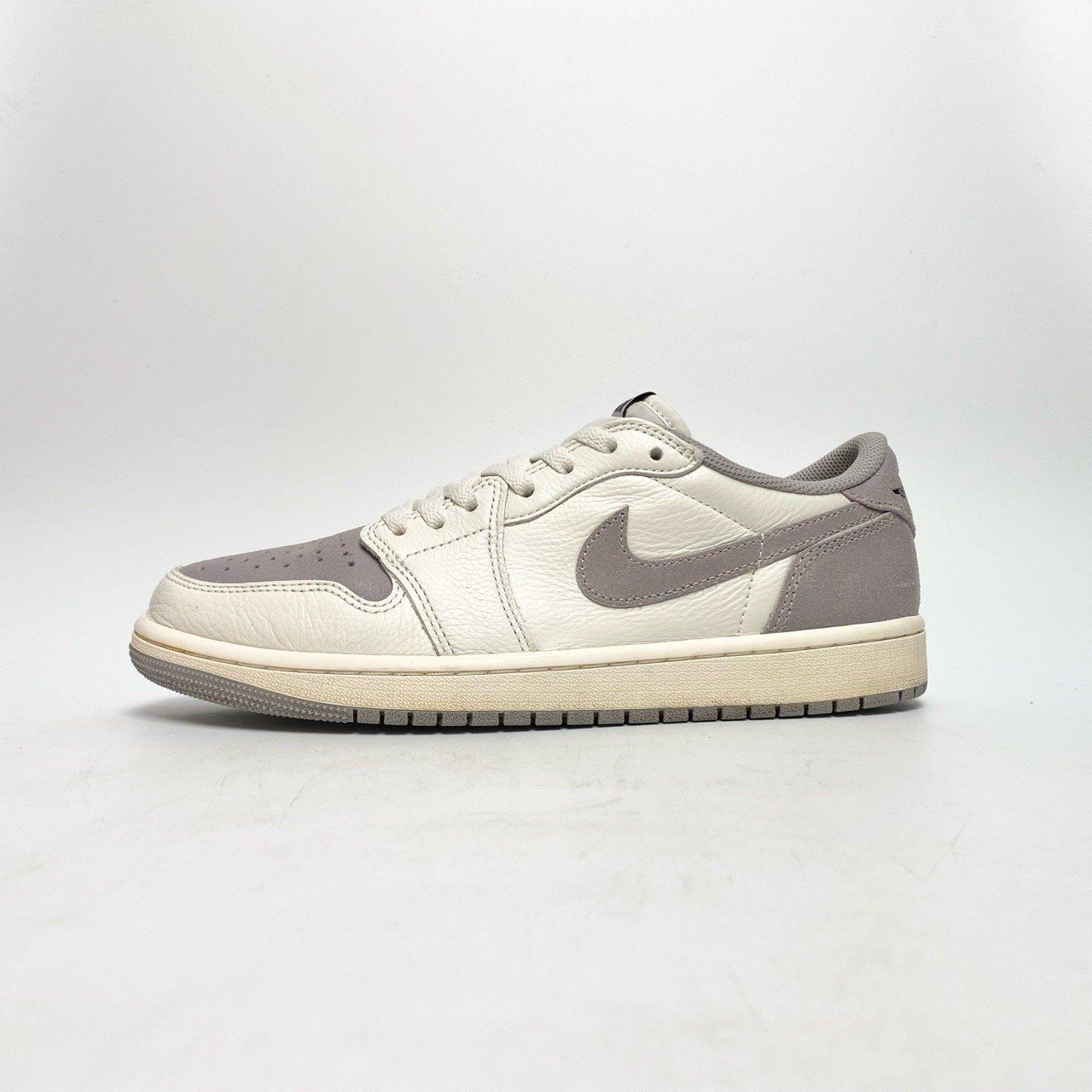 NIKE AIR JORDAN 1 RETRO ATMOSPHERE GREY CZ0790-101