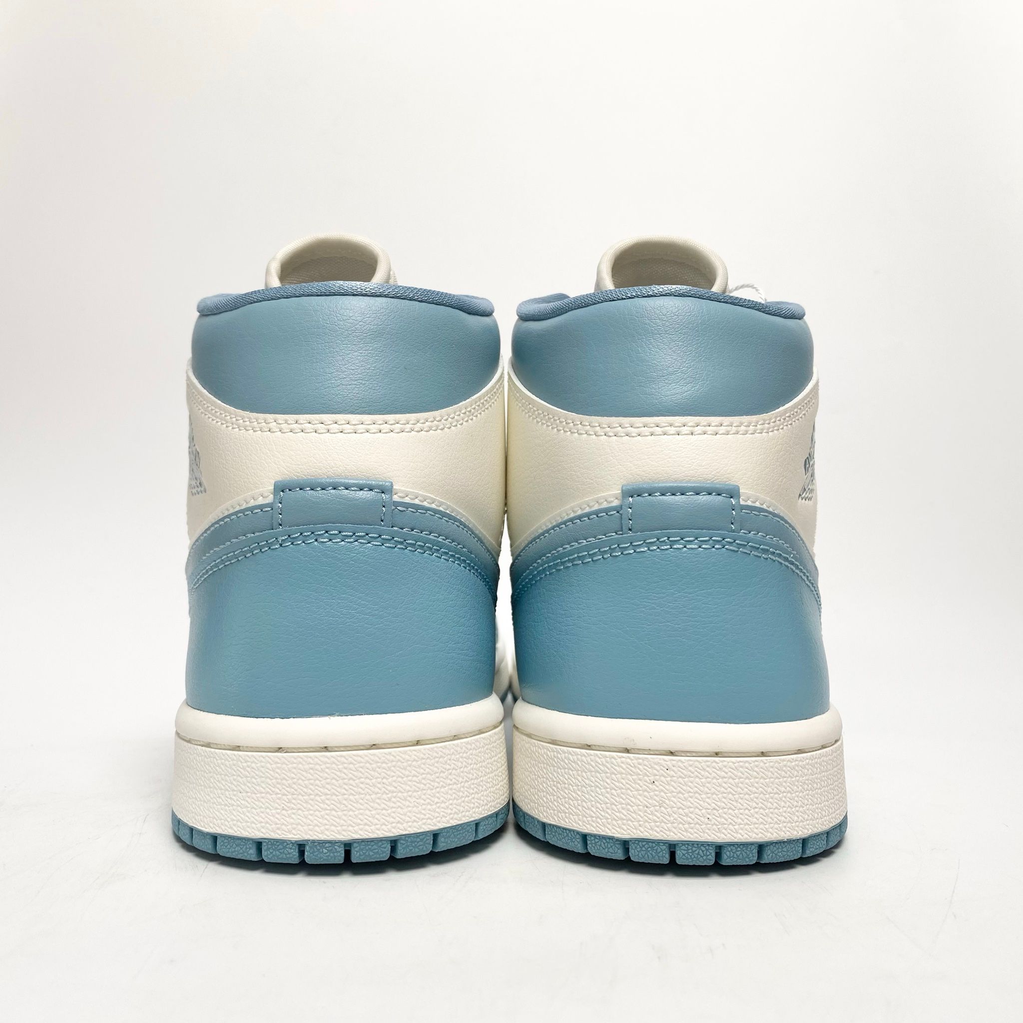 NIKE AIR JORDAN 1 MID UNIVERSITY BLUE BQ6472-141