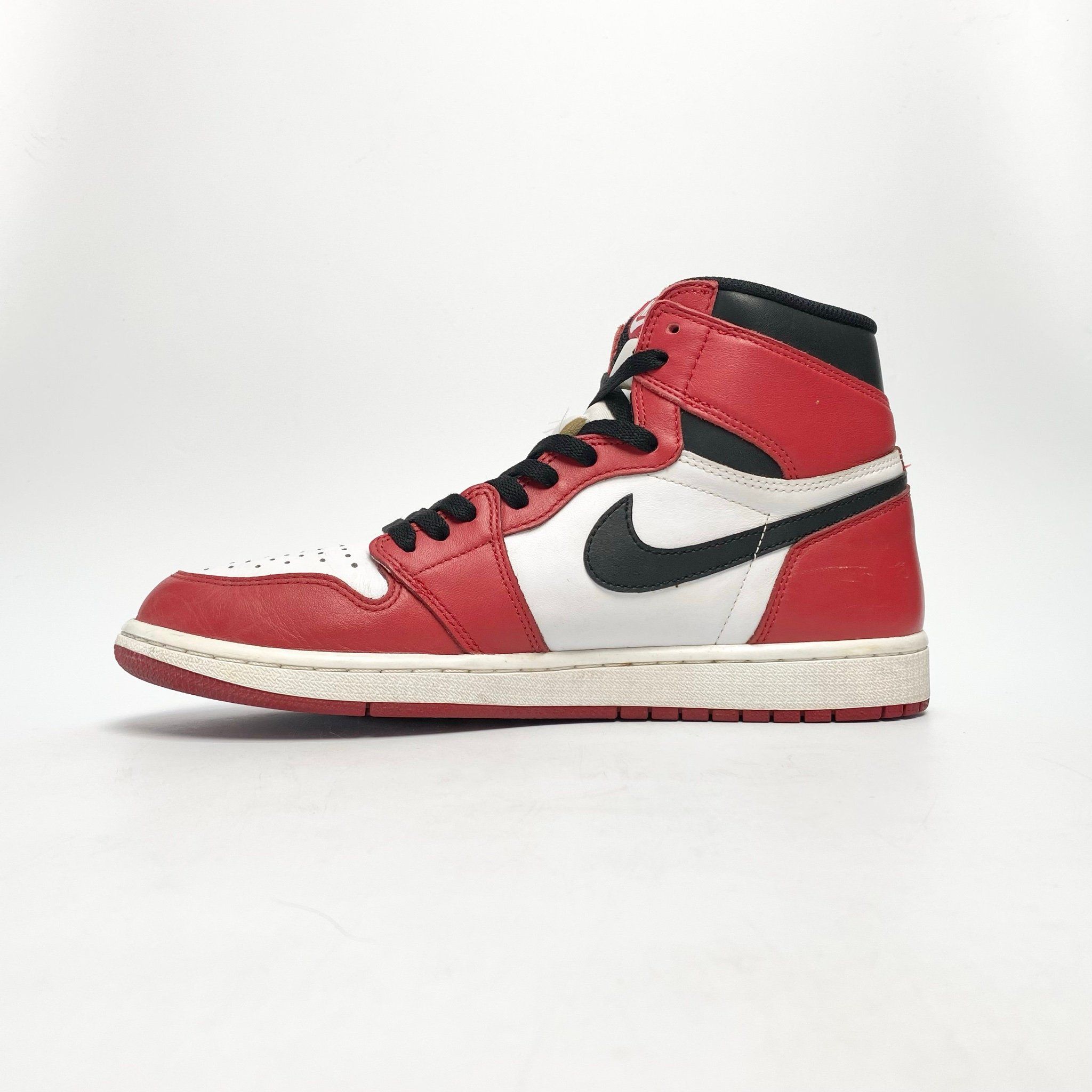 NIKE AIR JORDAN 1 RETRO HIGH OG CHICAGO 2015 555088-101