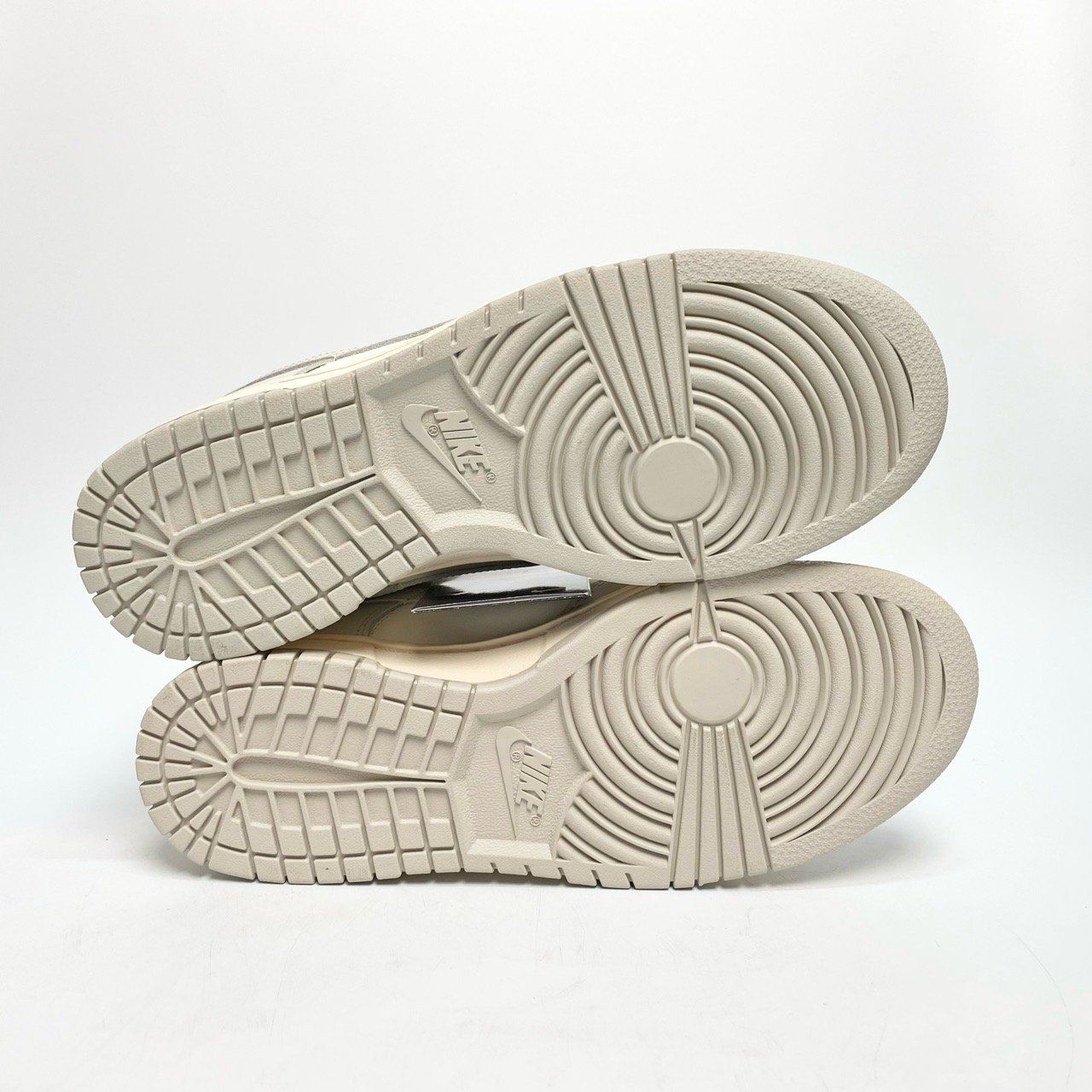 NIKE WMNS DUNK LOW LIGHT BONE DD1503-107
