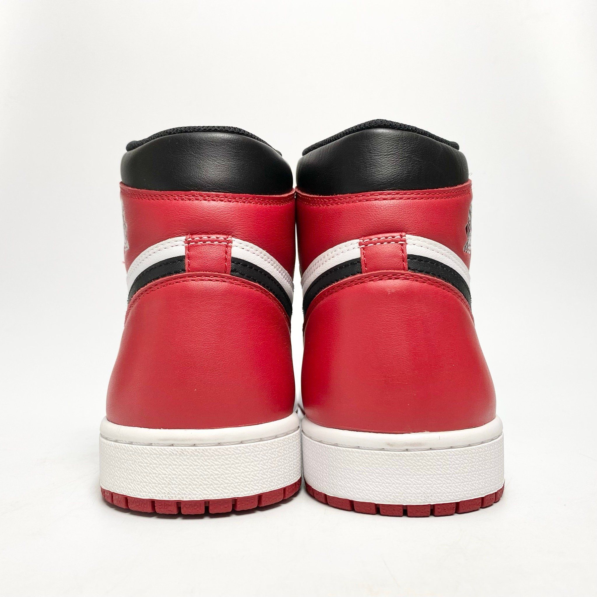 NIKE AIR JORDAN 1 RETRO BLACK TOE 555088-125