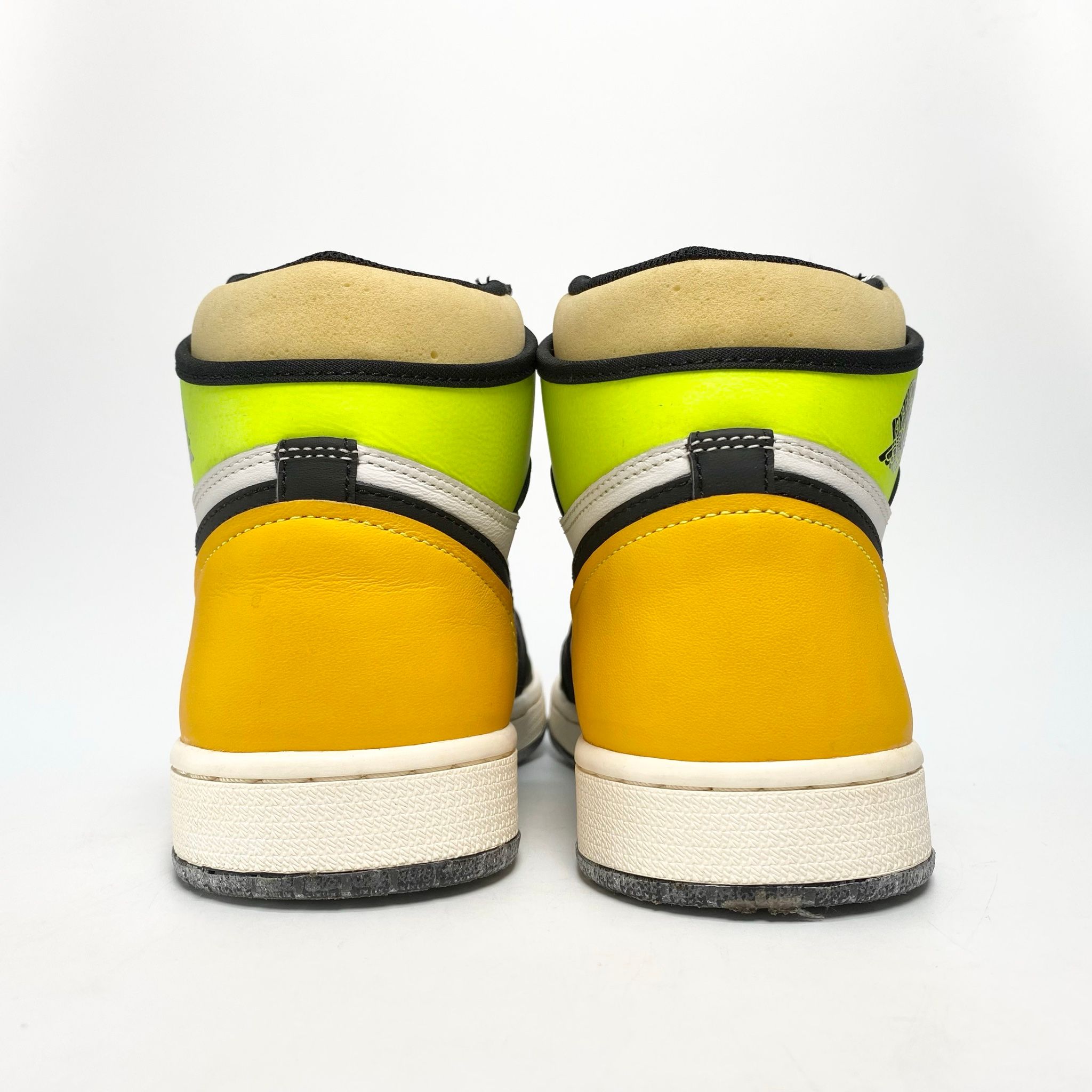 NIKE AIR JORDAN 1 RETRO HIGH OG VOLT GOLD 555088-118
