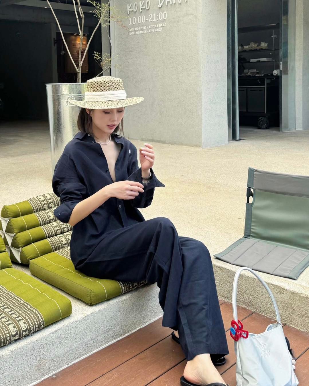 Bộ Áo sơ mi và quần vải cạp chun - Navy logo trắng set
