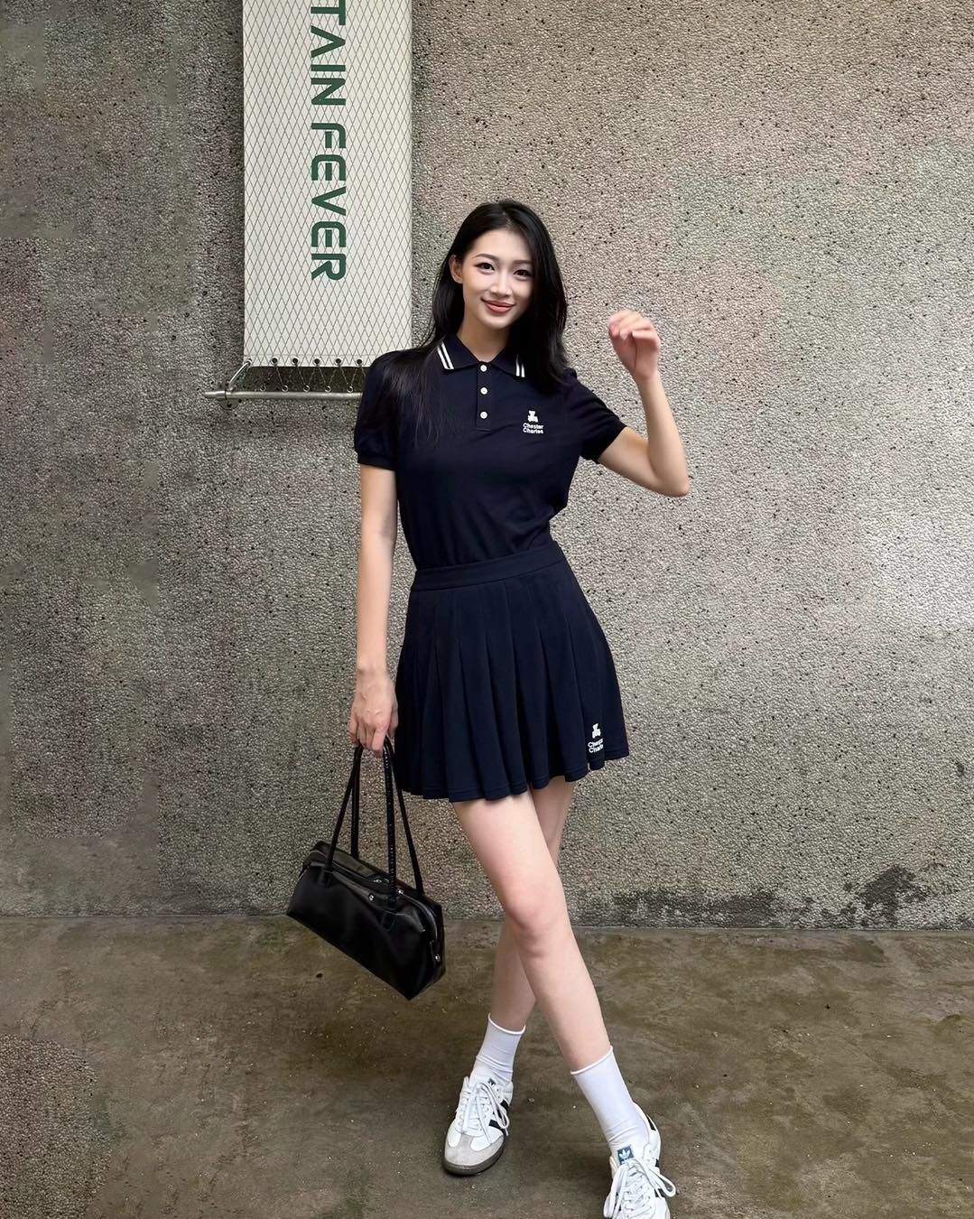 Bộ áo polo và chân váy ngắn xếp ly - xanh navy, gấu trắng trên chữ set