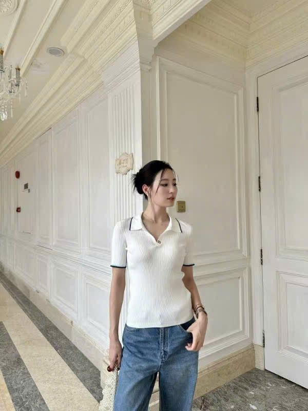 Áo polo trắng -viền xanh Navy cổ V