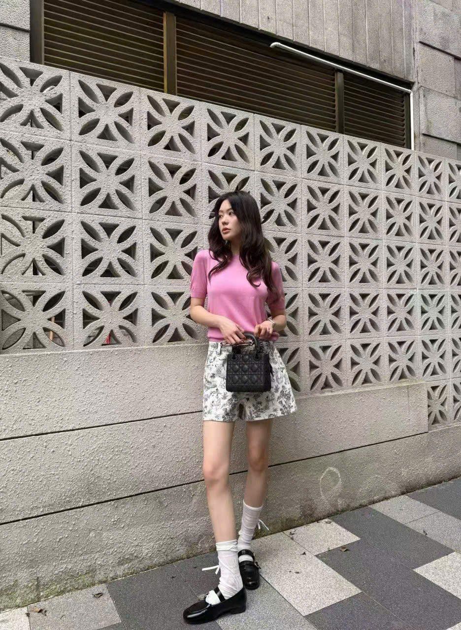 Quần sooc trắng - họa tiết gấu