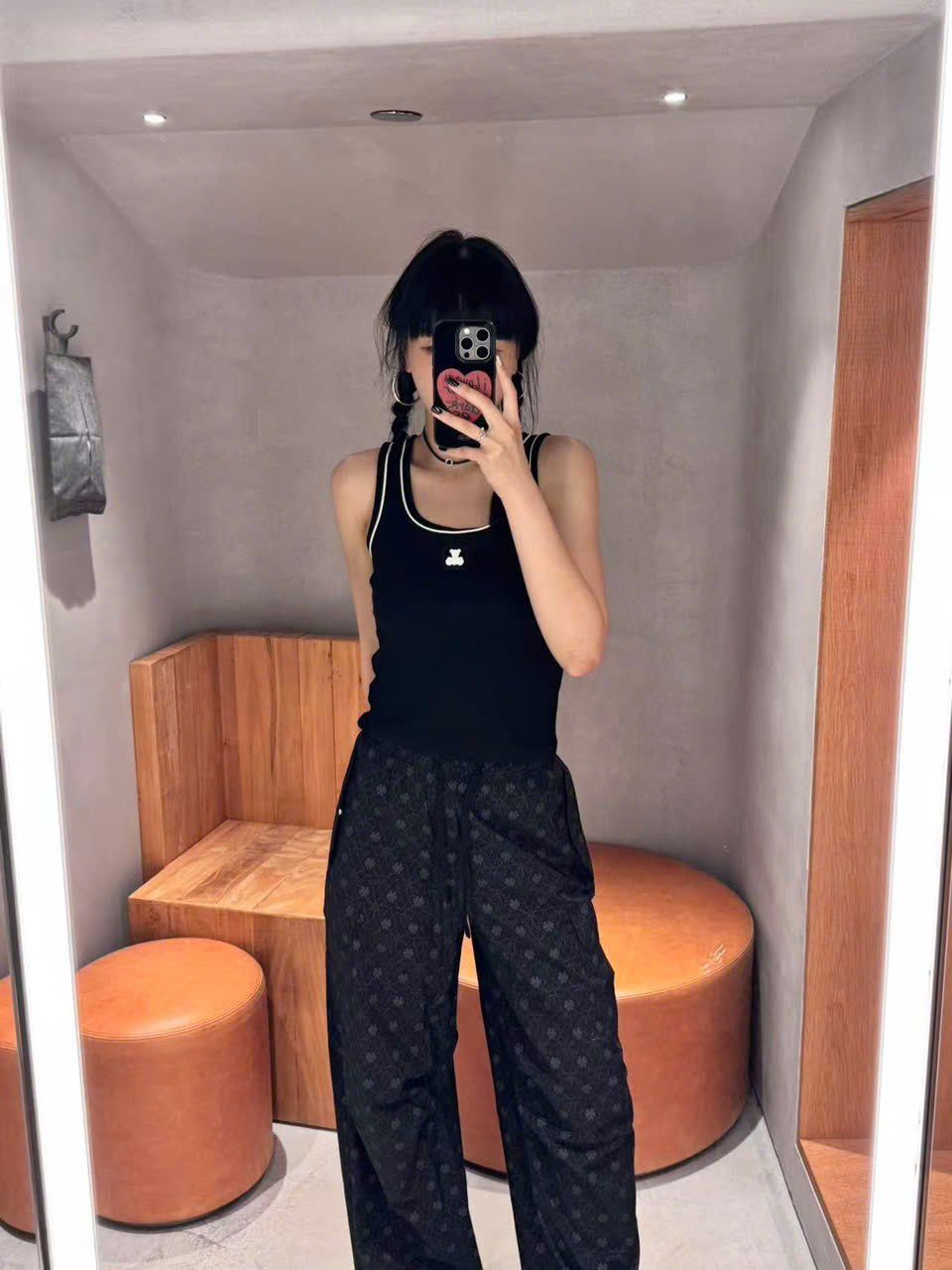 Quần nỉ đen CH