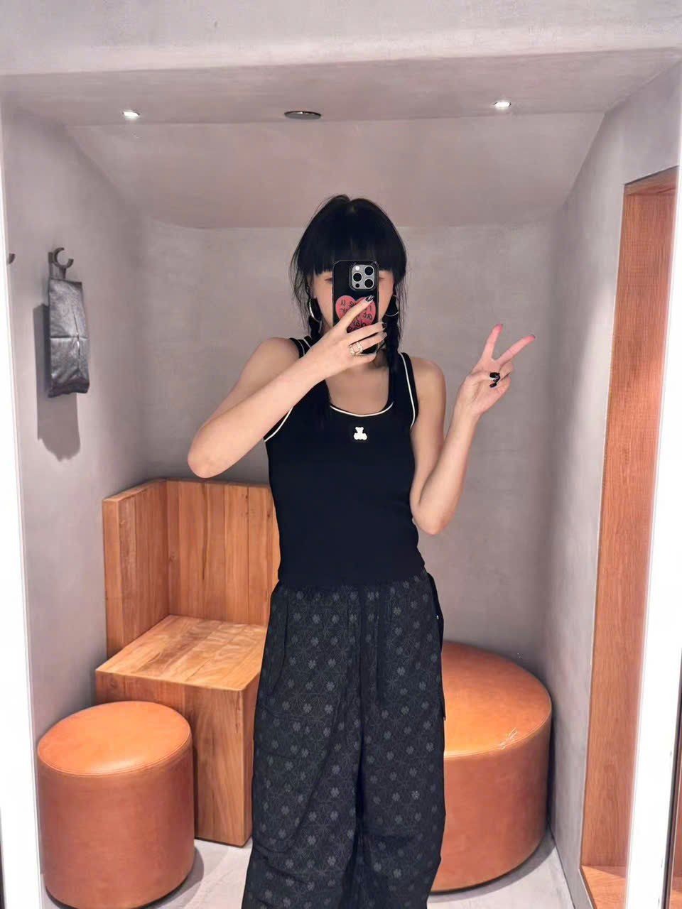 Quần nỉ đen CH