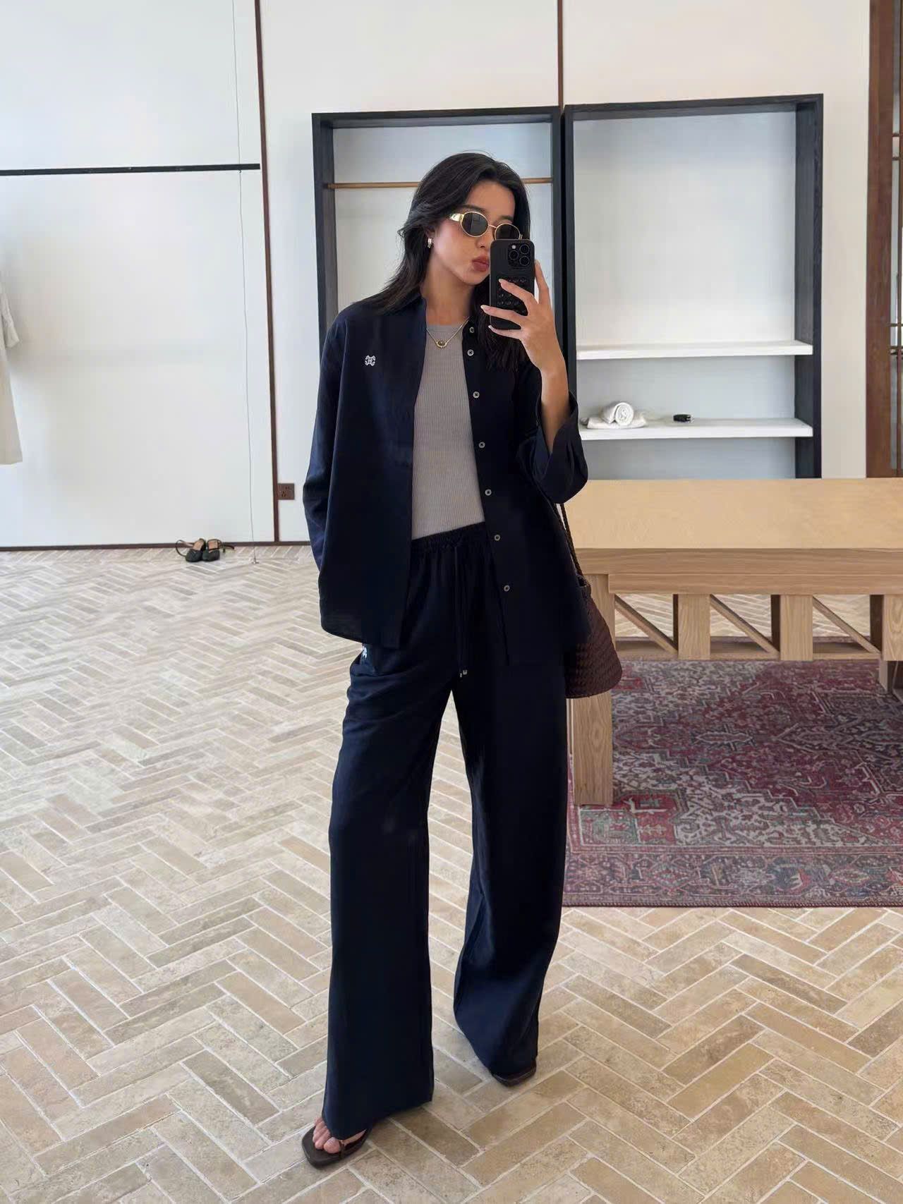 Bộ Áo sơ mi và quần vải cạp chun - Navy logo trắng set