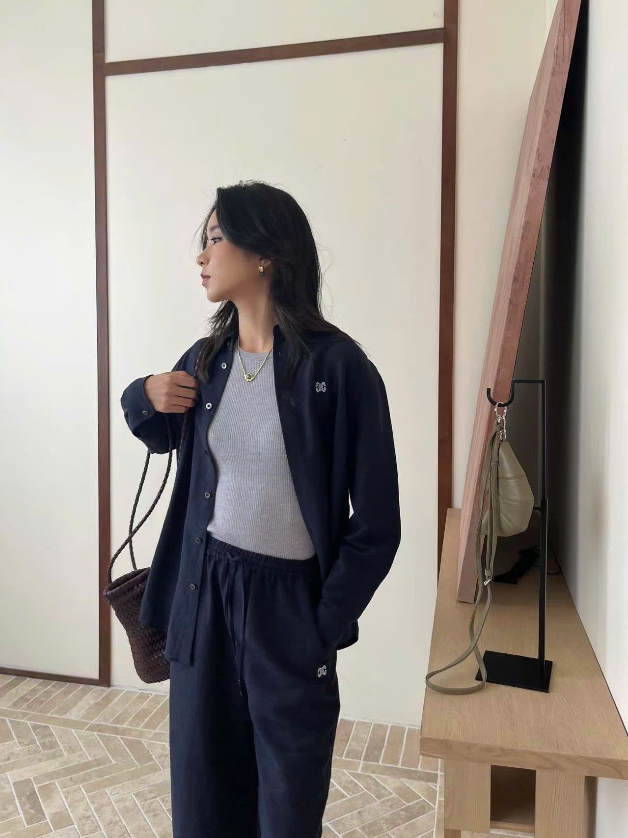 Bộ Áo sơ mi và quần vải cạp chun - Navy logo trắng set