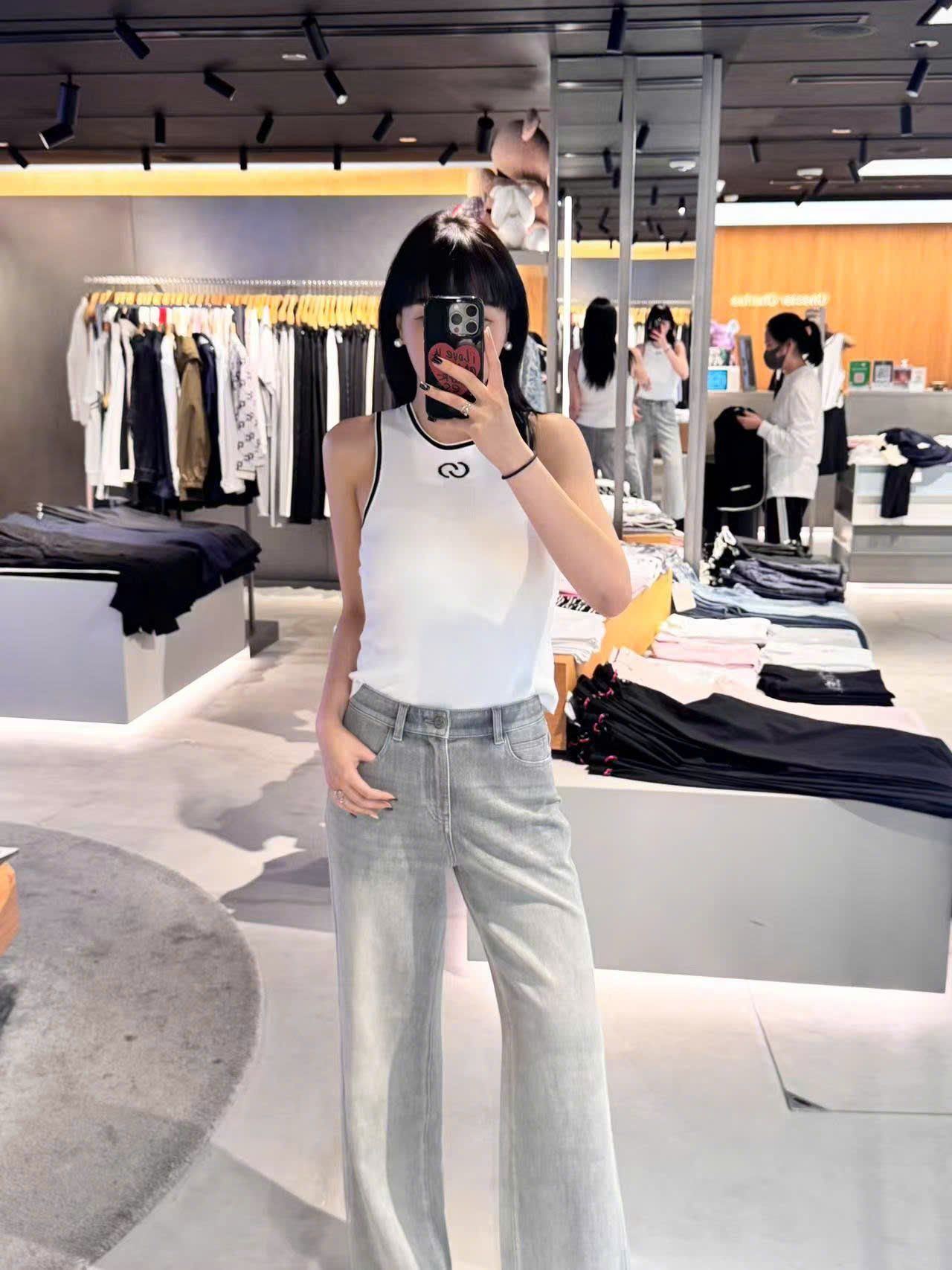 Quần jean suông xám tro mài -chữ túi sau