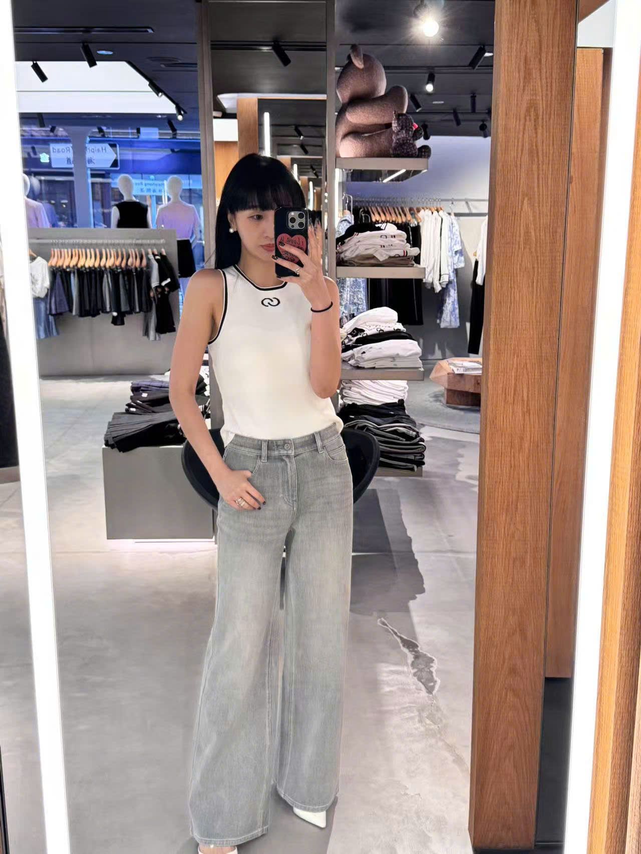 Quần jean suông xám tro mài -chữ túi sau